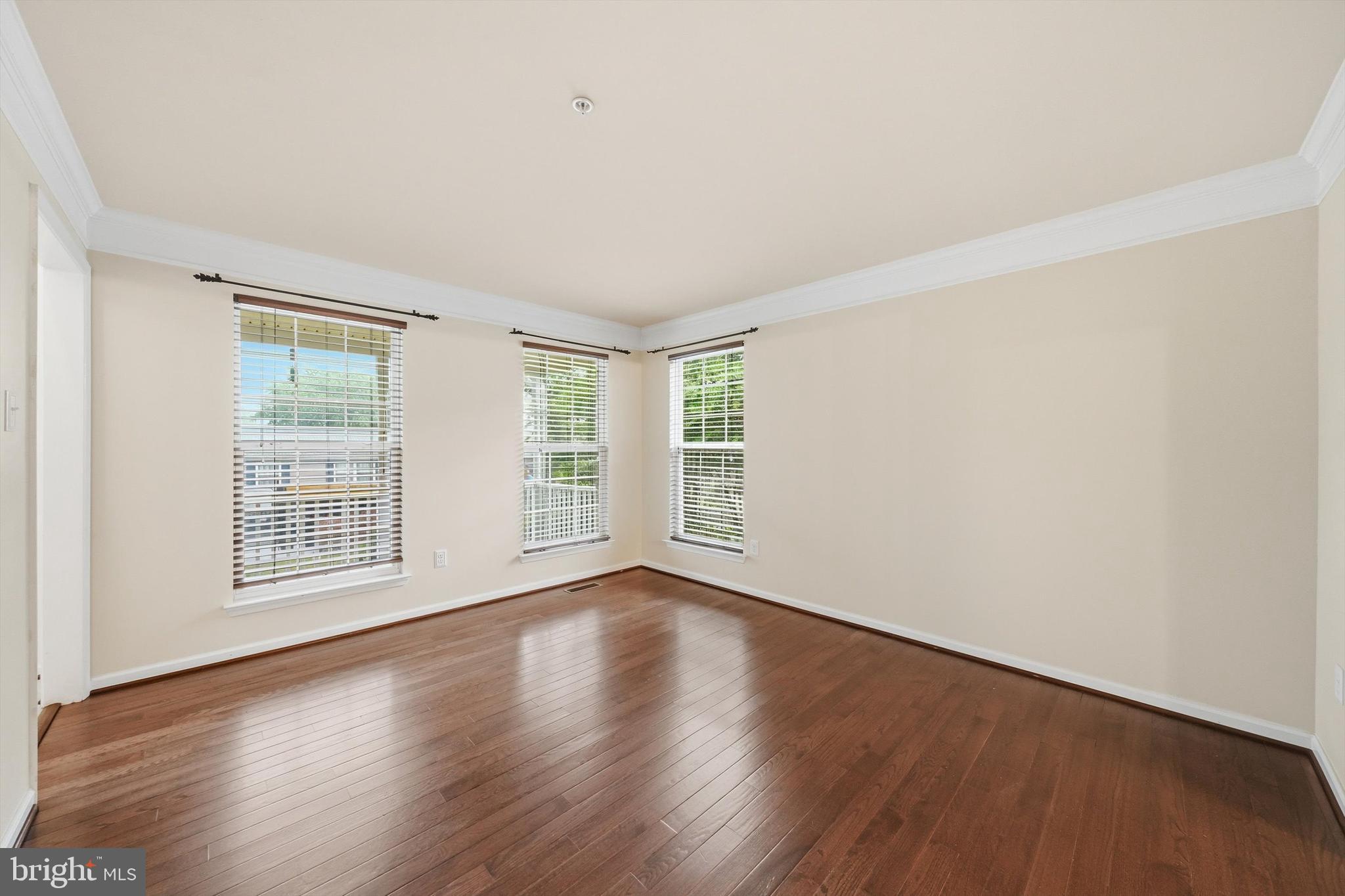 6728 MEADOWLAWN CIRCLE