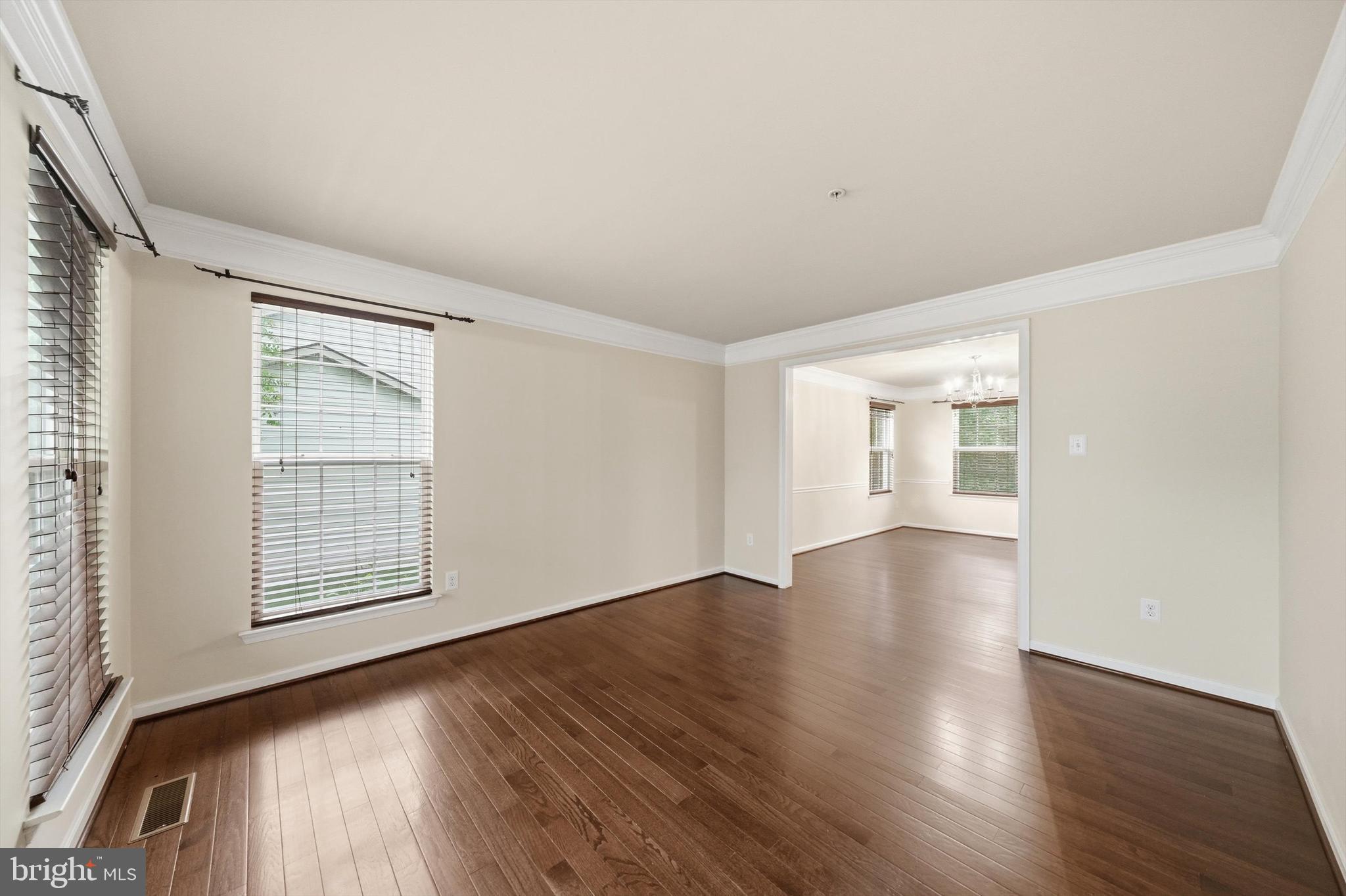 6728 MEADOWLAWN CIRCLE