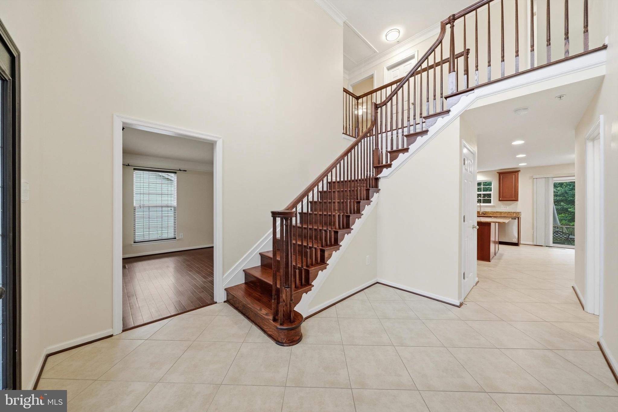 6728 MEADOWLAWN CIRCLE