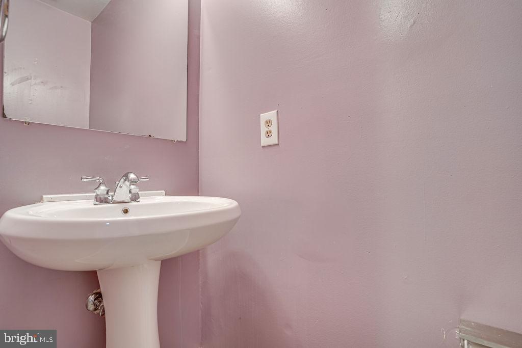 TOWNS OF FOREST HILLS - Residential Lease