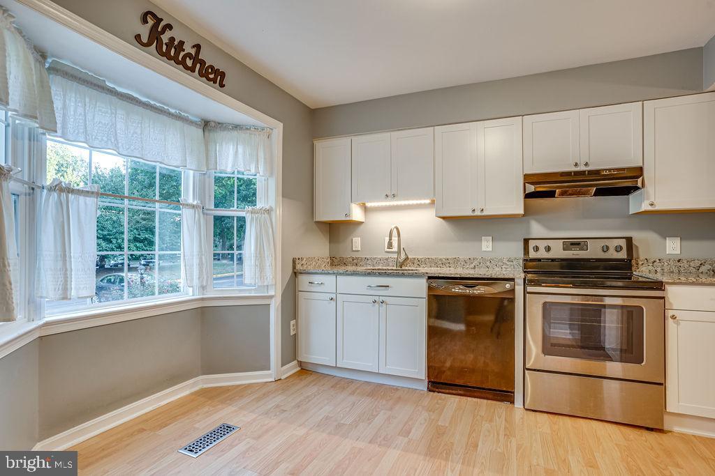 TOWNS OF FOREST HILLS - Residential Lease