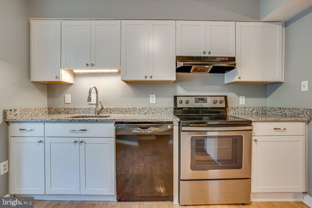 TOWNS OF FOREST HILLS - Residential Lease