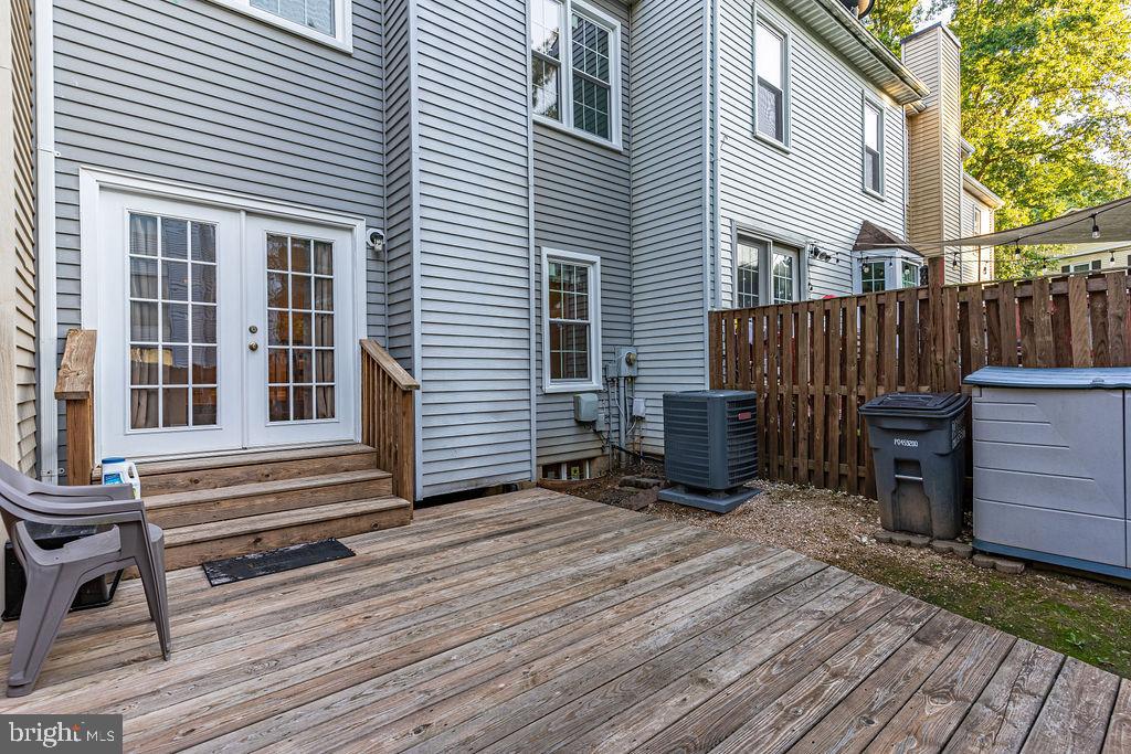 TOWNS OF FOREST HILLS - Residential Lease