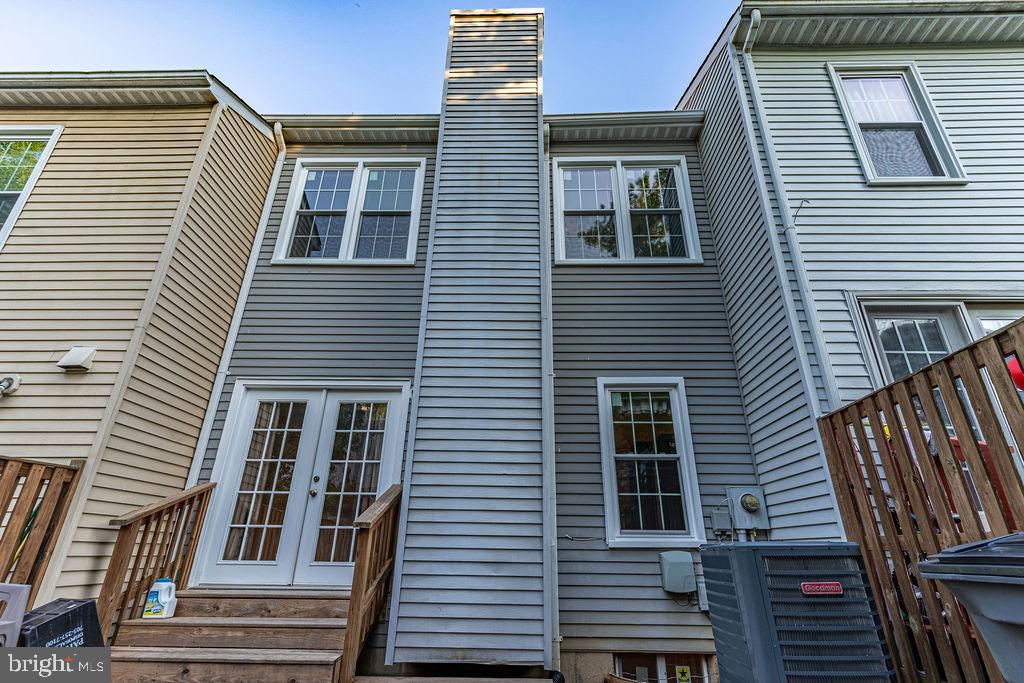 TOWNS OF FOREST HILLS - Residential Lease