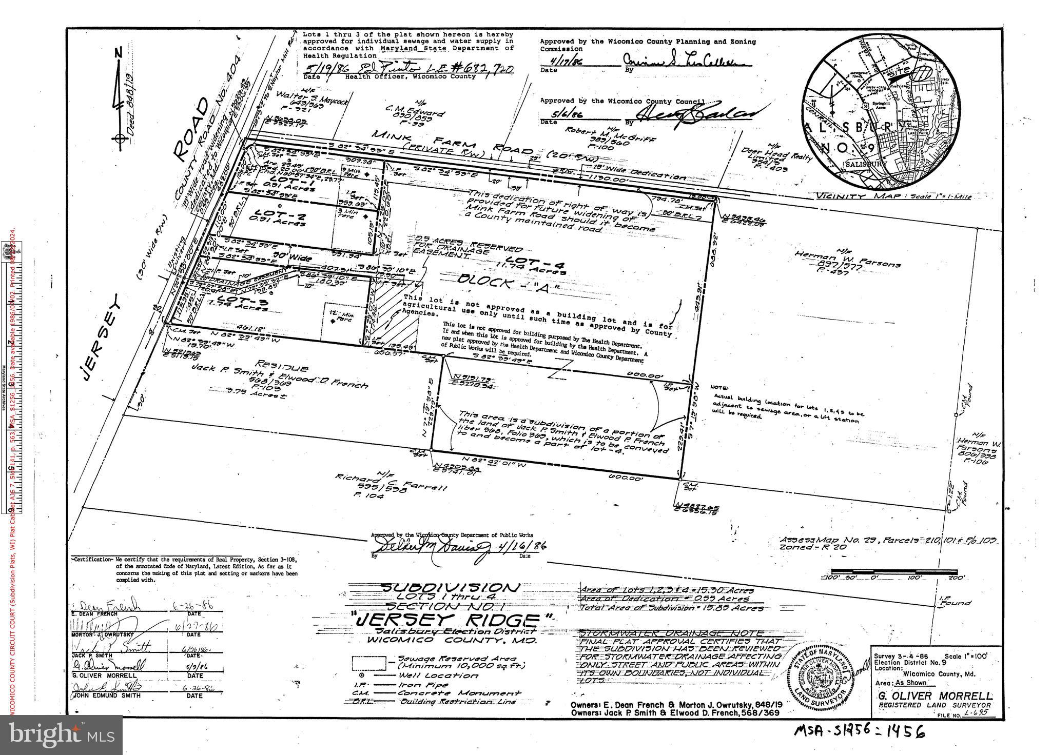 Main image without alt text