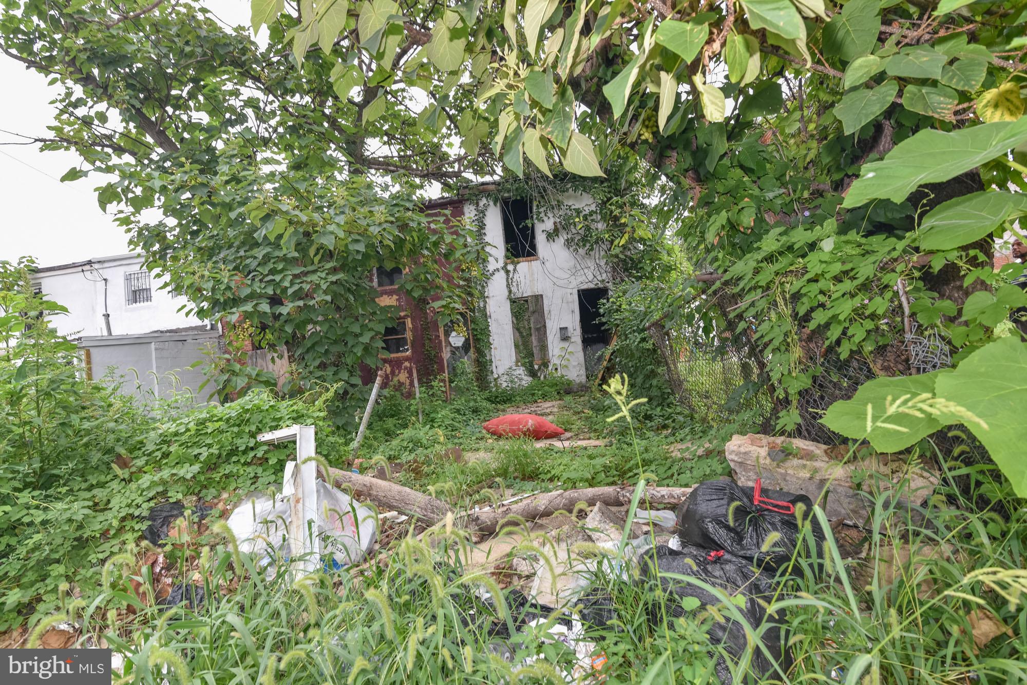 2207 CHRISTIAN STREET