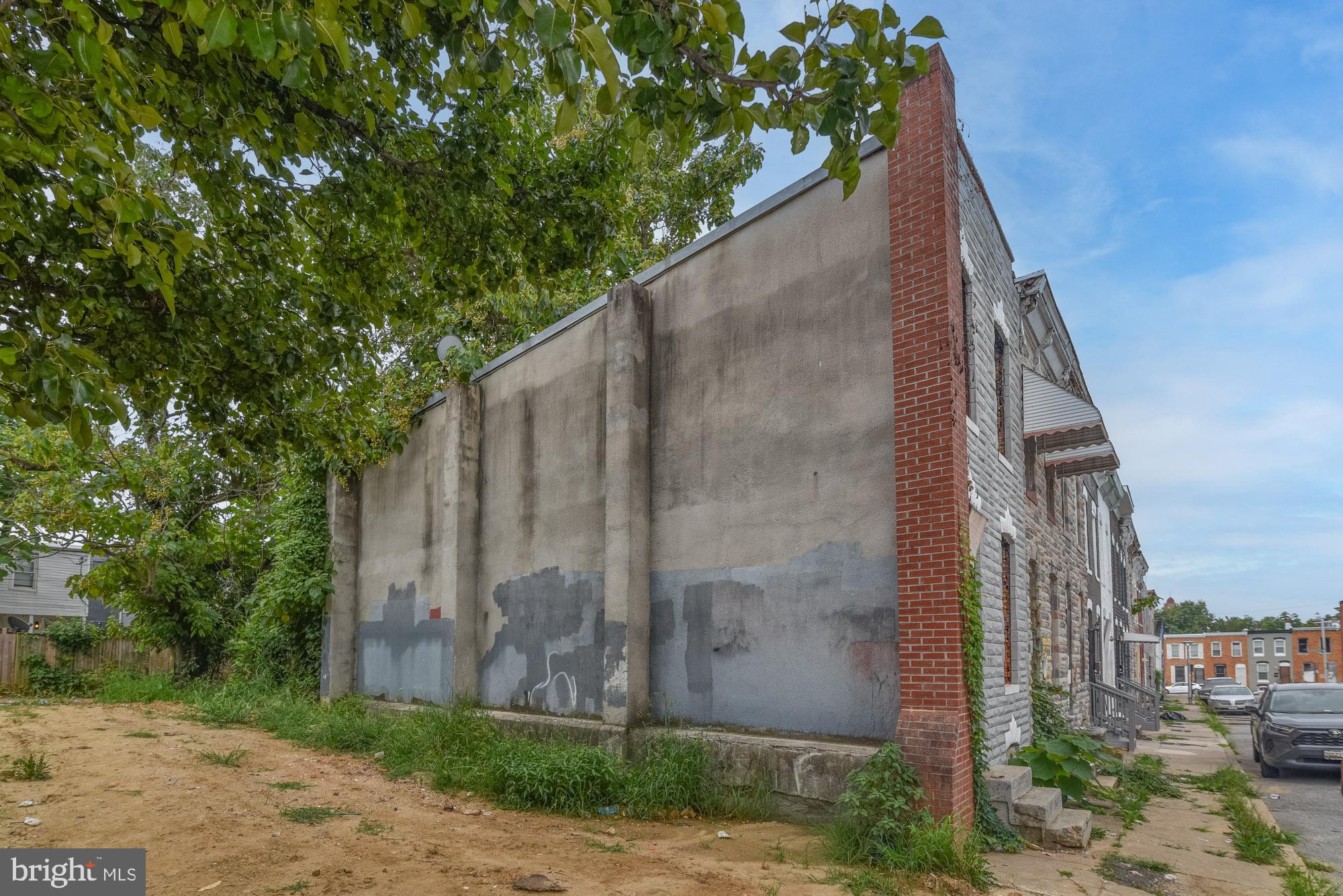 2207 CHRISTIAN STREET