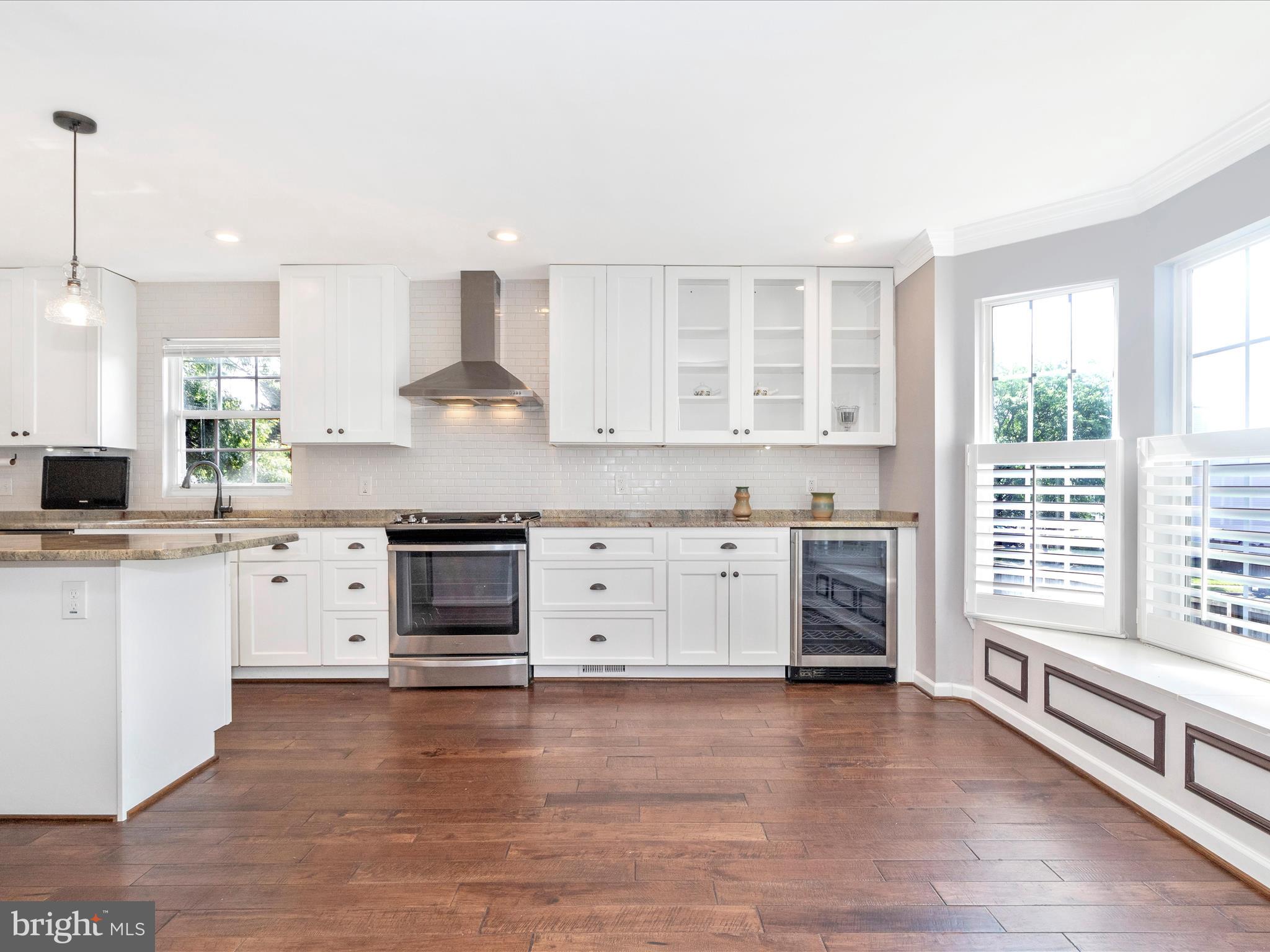 FOUR SEASONS ESTATES - Residential