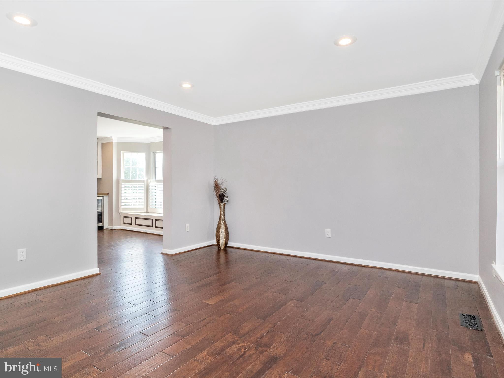 FOUR SEASONS ESTATES - Residential