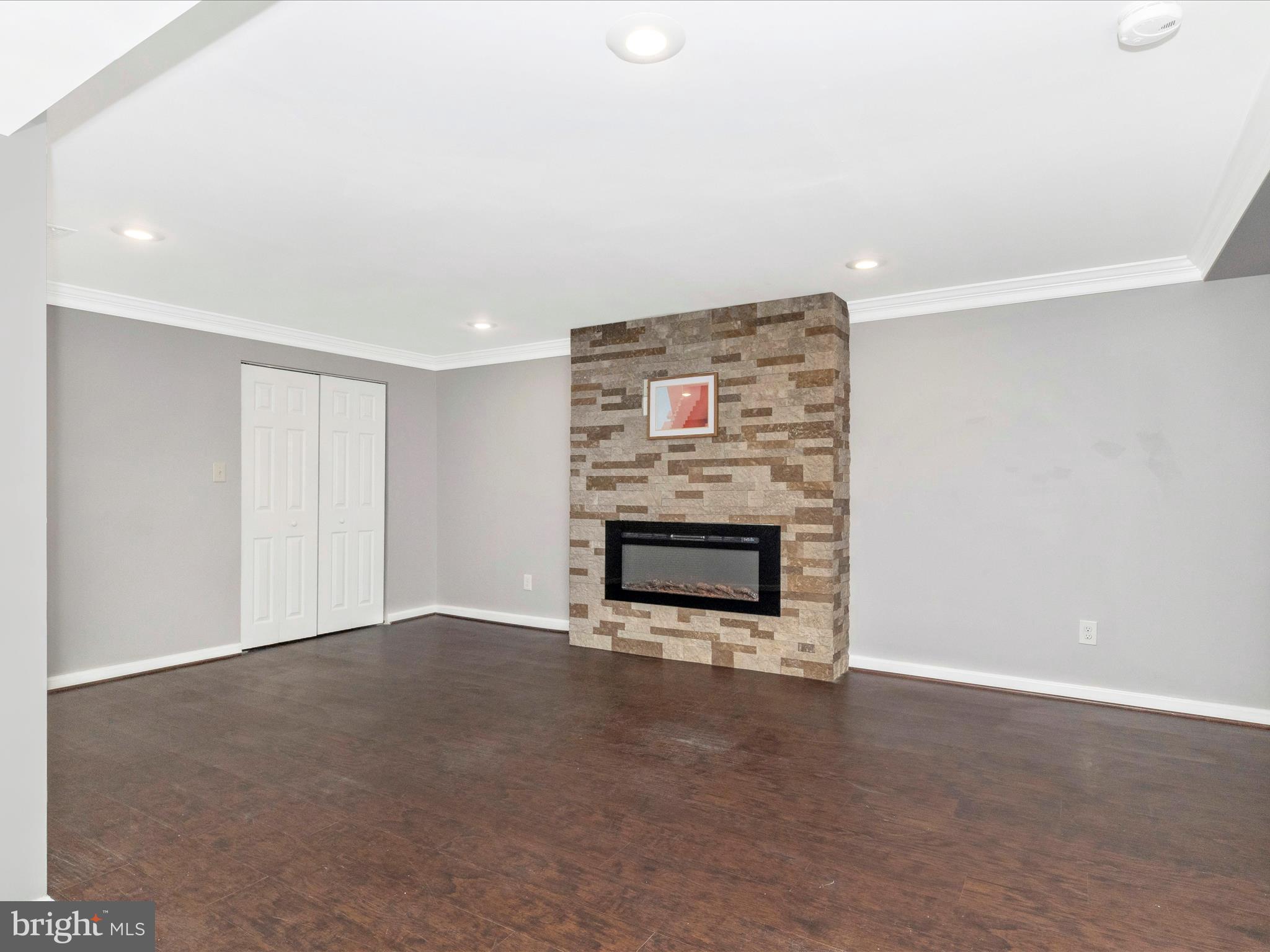 FOUR SEASONS ESTATES - Residential