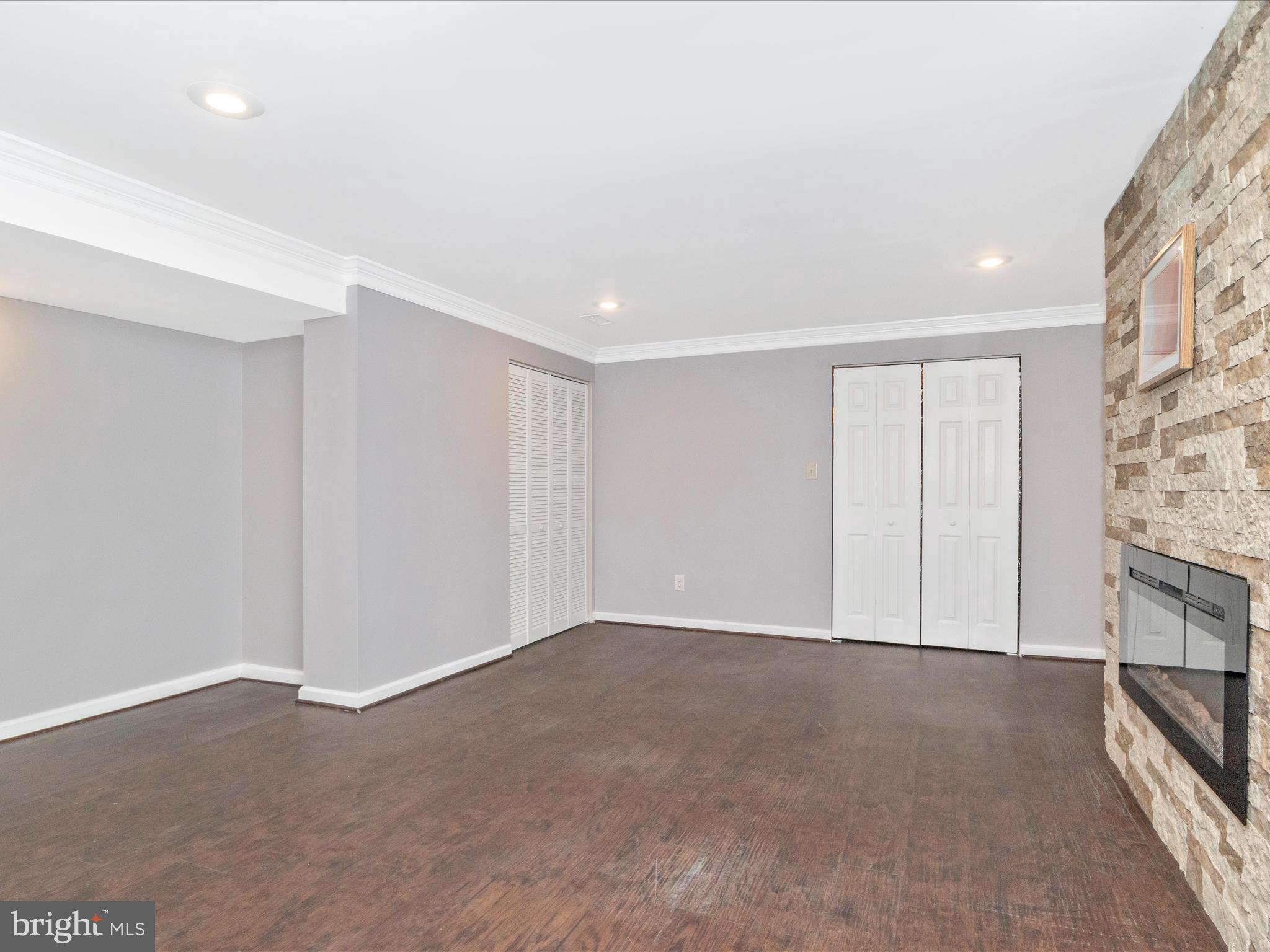 FOUR SEASONS ESTATES - Residential