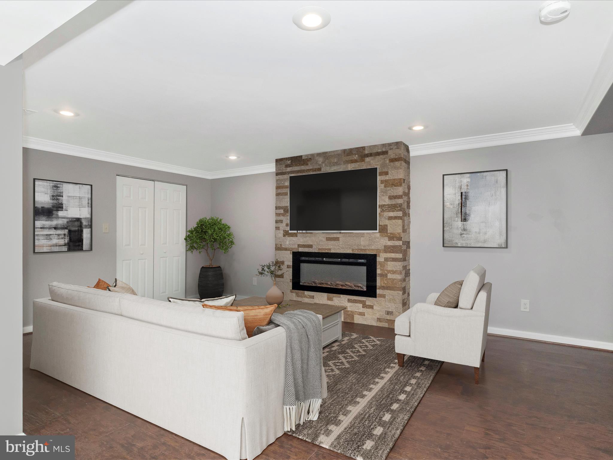 FOUR SEASONS ESTATES - Residential