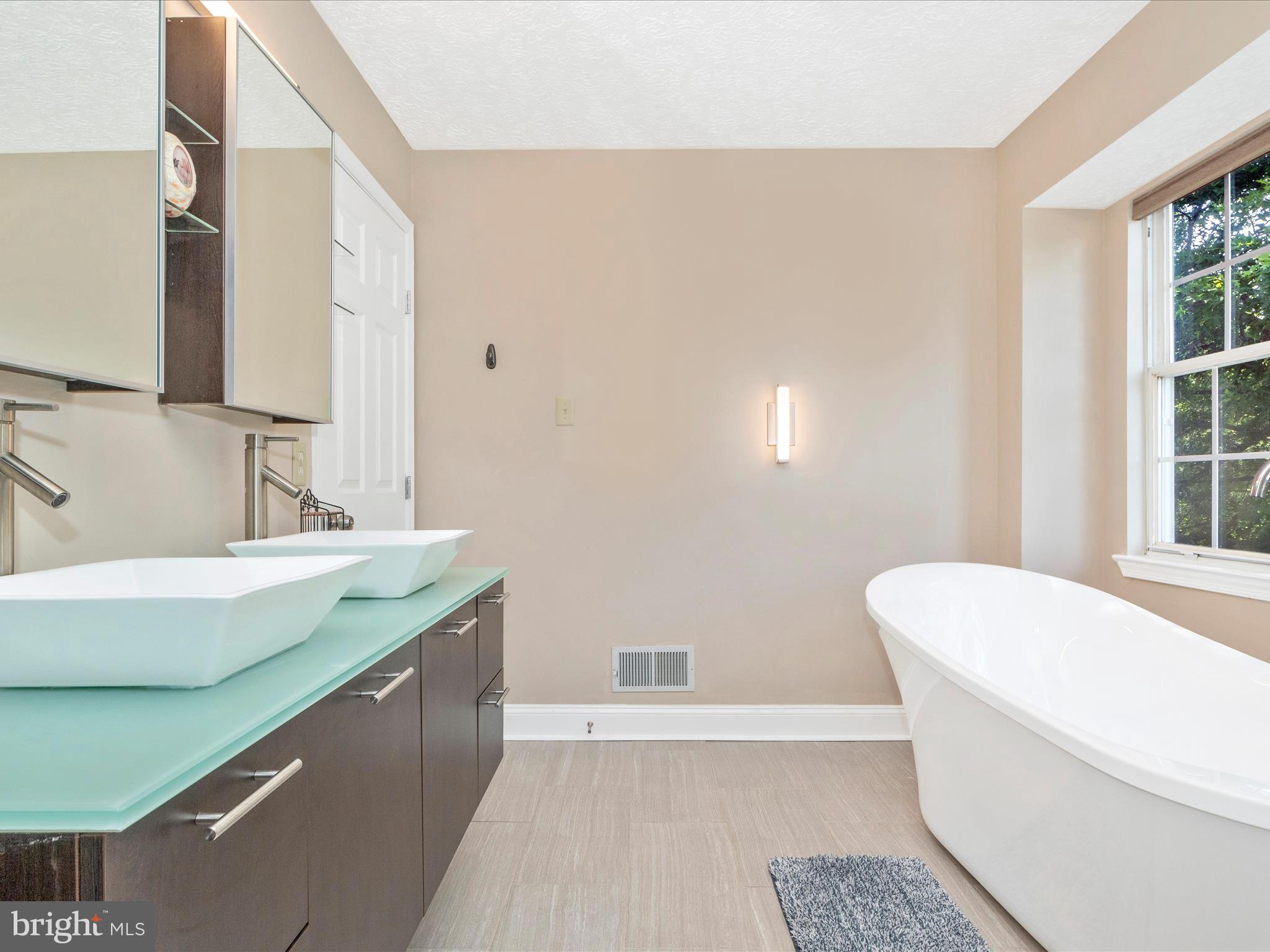 FOUR SEASONS ESTATES - Residential