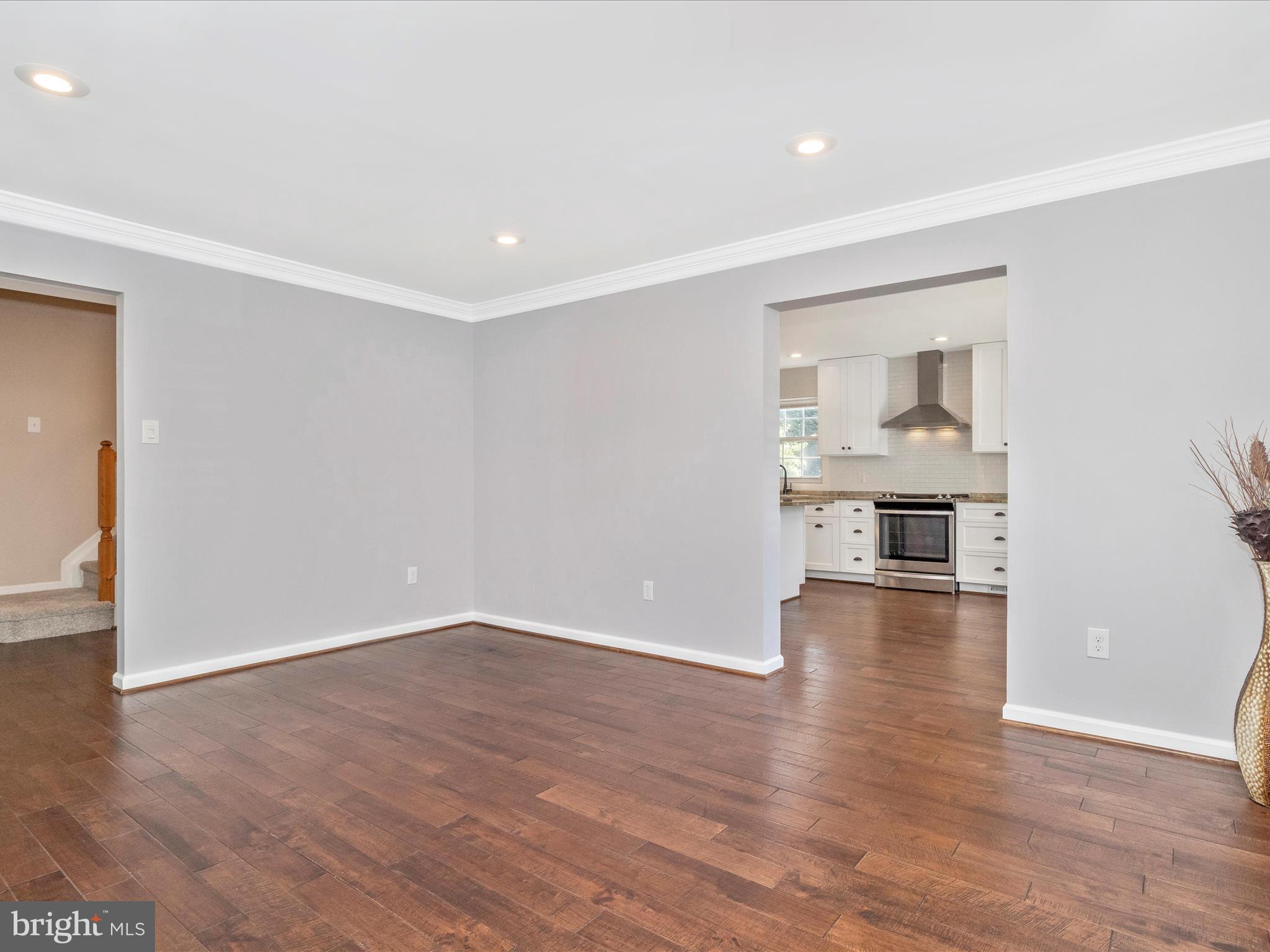 FOUR SEASONS ESTATES - Residential