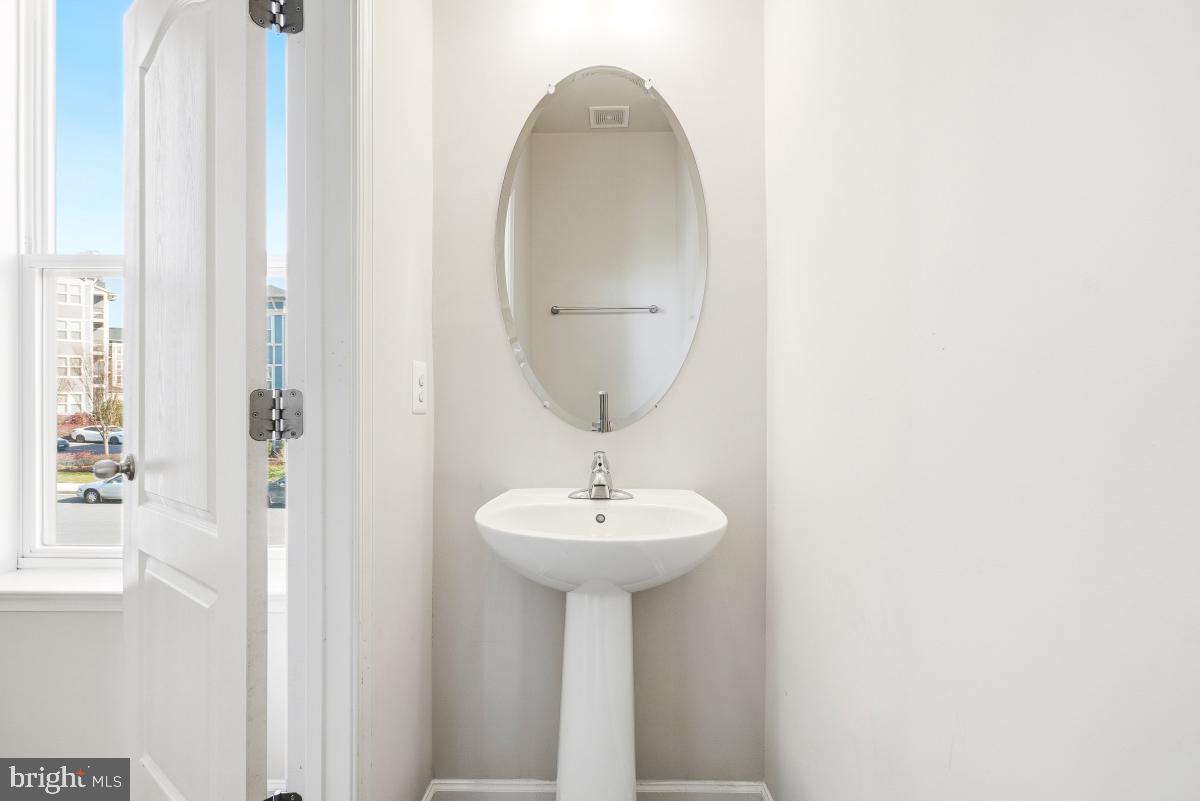 HARRINGTON TERRACE - Residential Lease