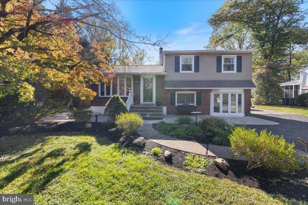 Photo of 938 Jamison St, WARMINSTER, PA 18974 (MLS # PABU2108000)
