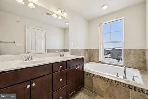 Tiny photo for 5841 Bella Marie Way, FREDERICK, MD 21703 (MLS # MDFR2076404)