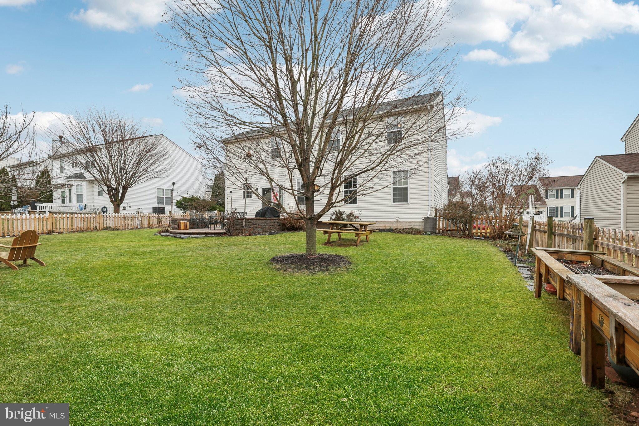 MEADOWBROOK - Residential