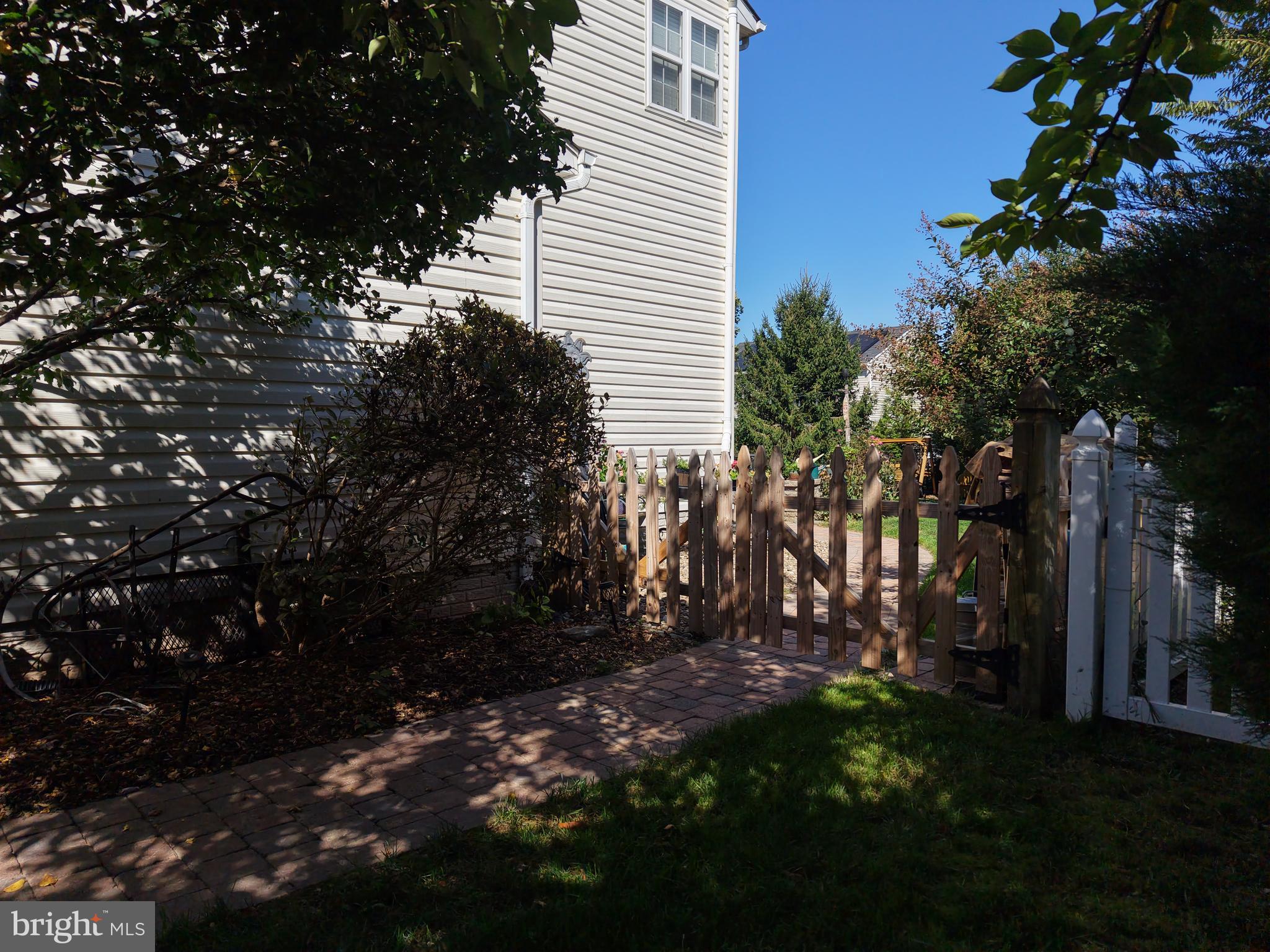 MEADOWBROOK - Residential