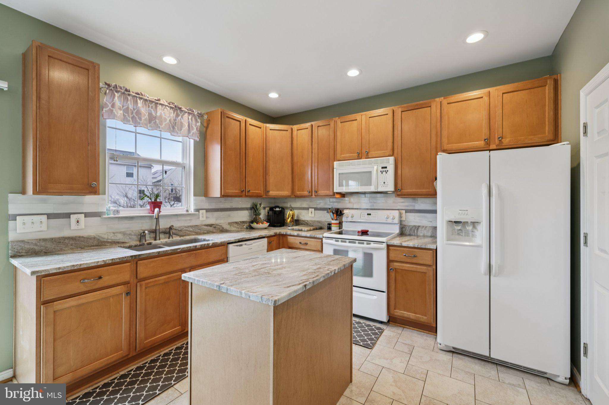 MEADOWBROOK - Residential