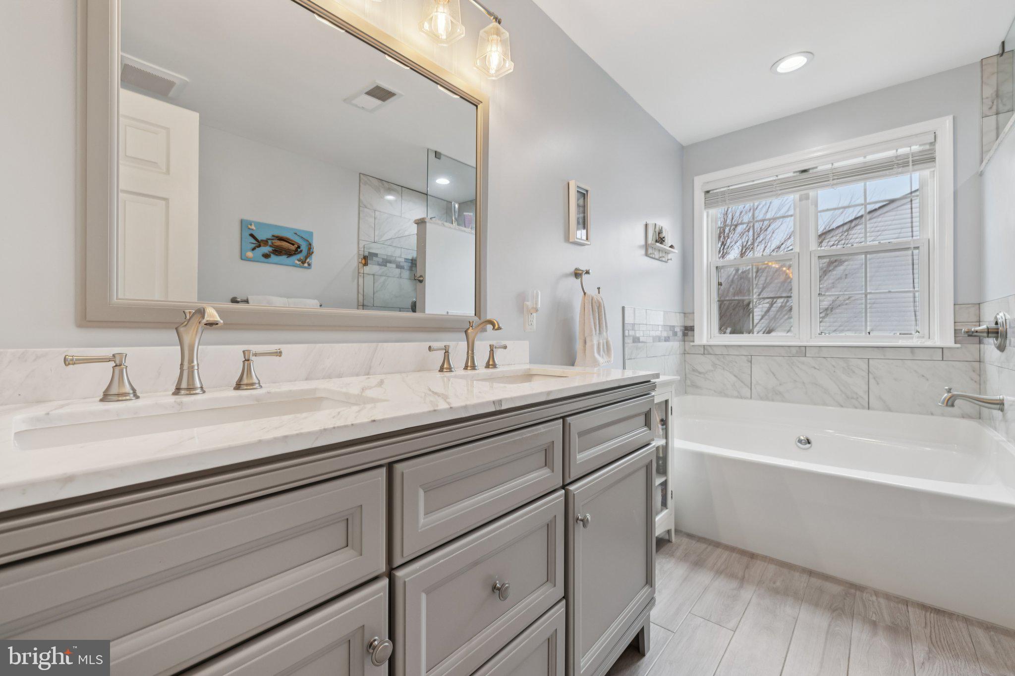 MEADOWBROOK - Residential