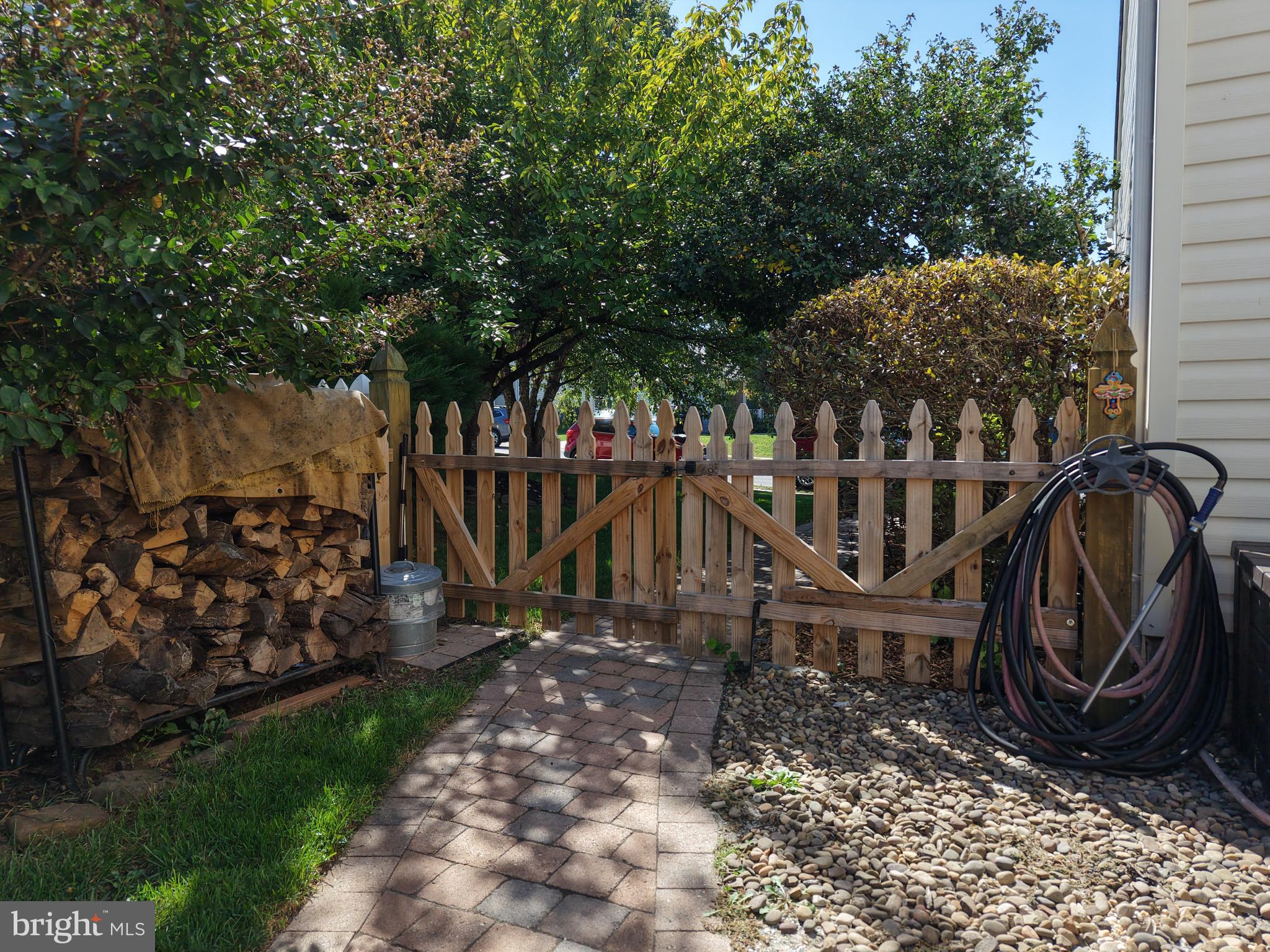 MEADOWBROOK - Residential