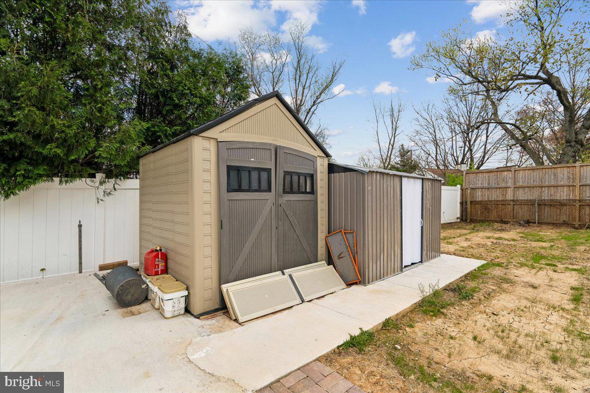 ROCKLAND - Residential