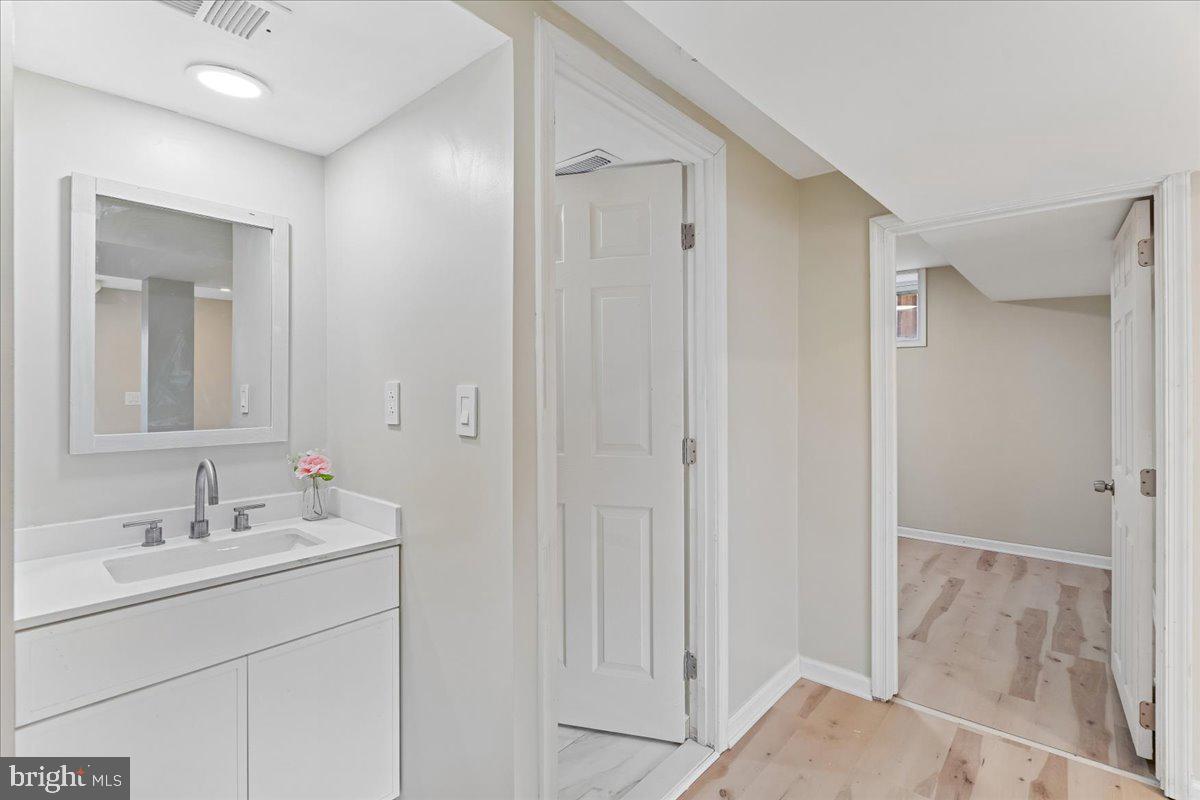 ROCKLAND - Residential