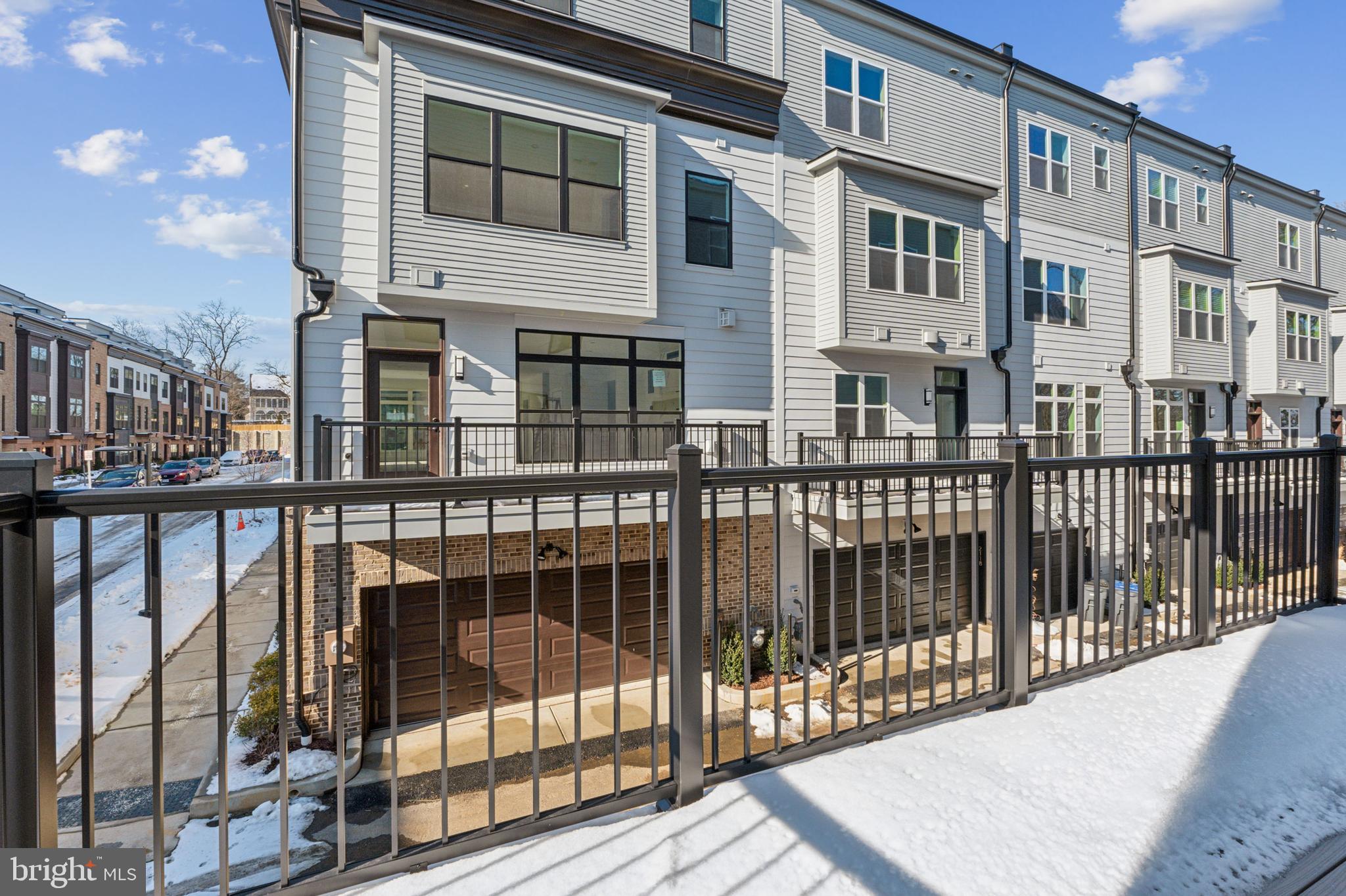 TYSONS RIDGE - Residential Lease