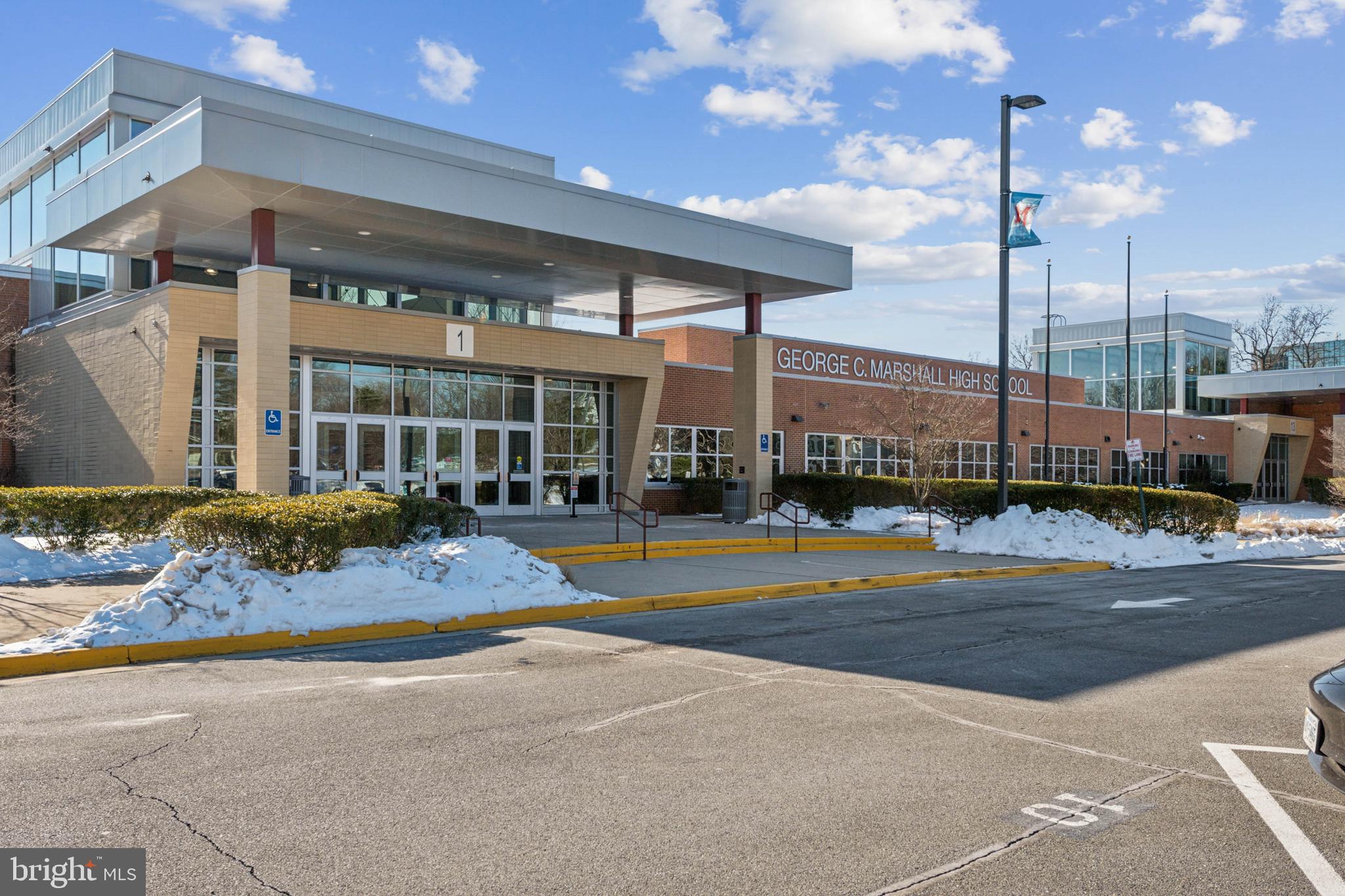 TYSONS RIDGE - Residential Lease