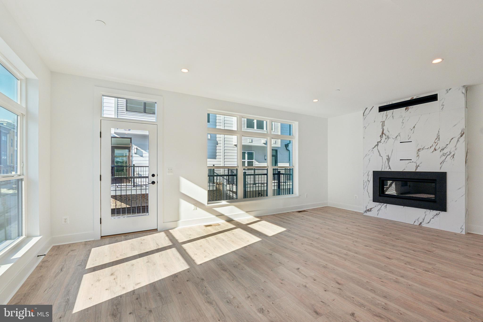 TYSONS RIDGE - Residential Lease