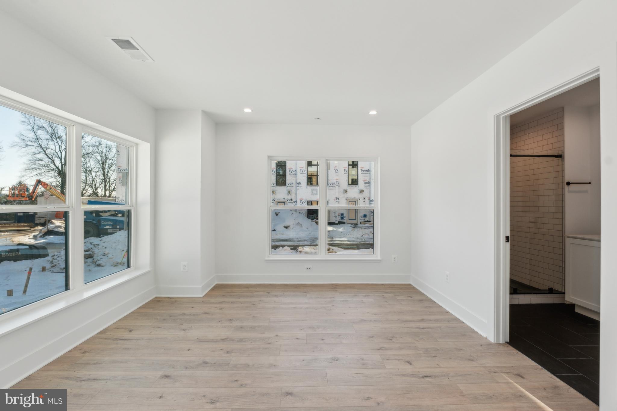 TYSONS RIDGE - Residential Lease