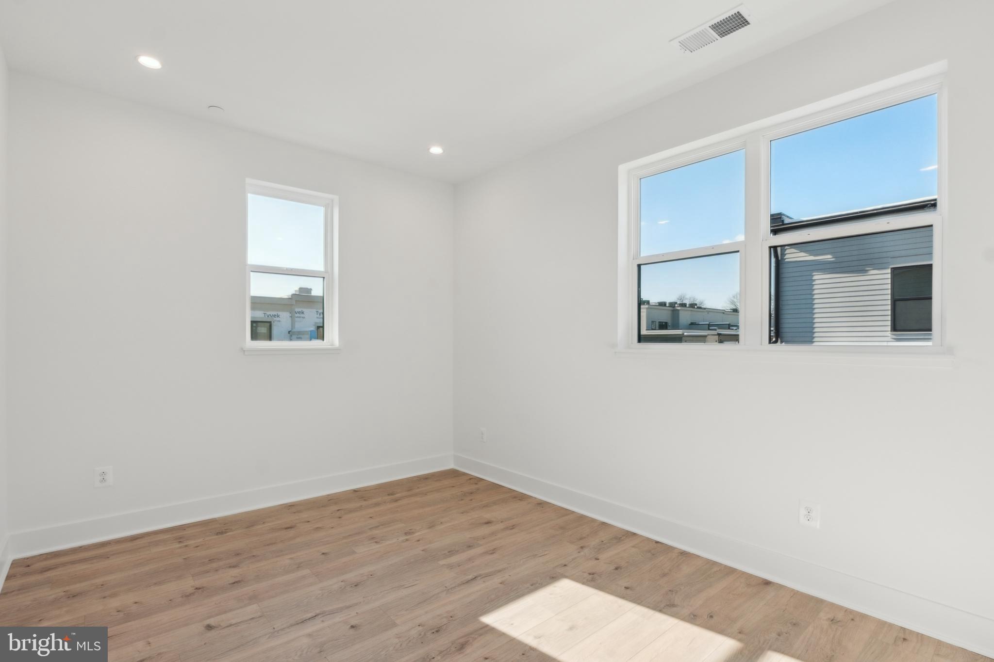 TYSONS RIDGE - Residential Lease