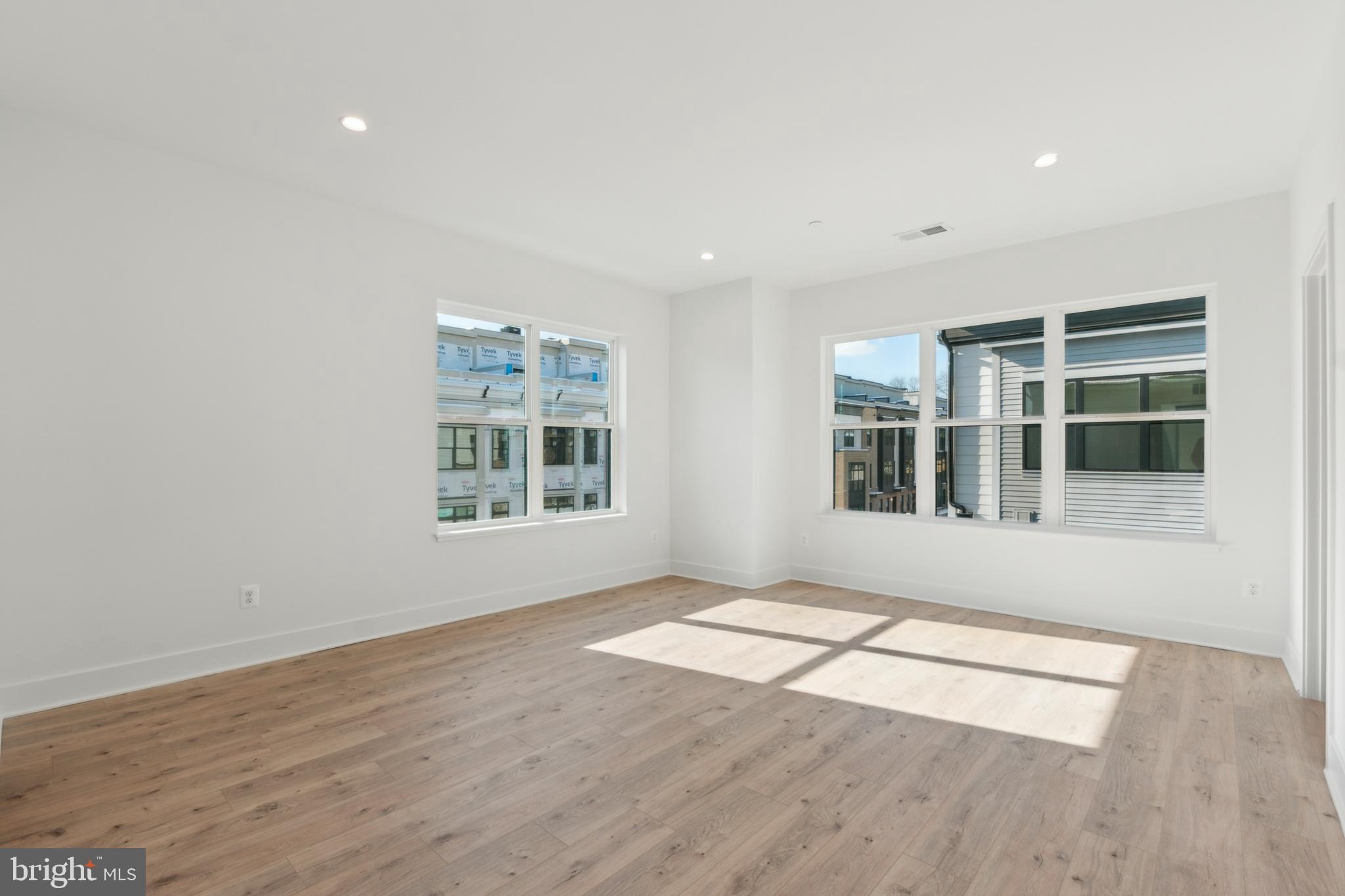 TYSONS RIDGE - Residential Lease