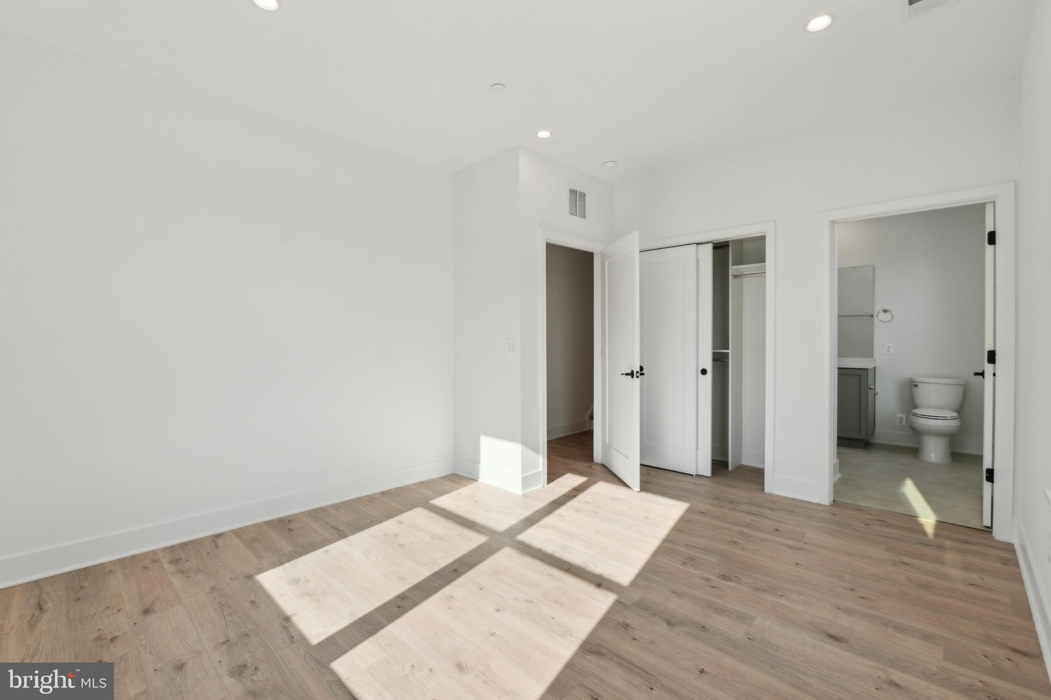 TYSONS RIDGE - Residential Lease