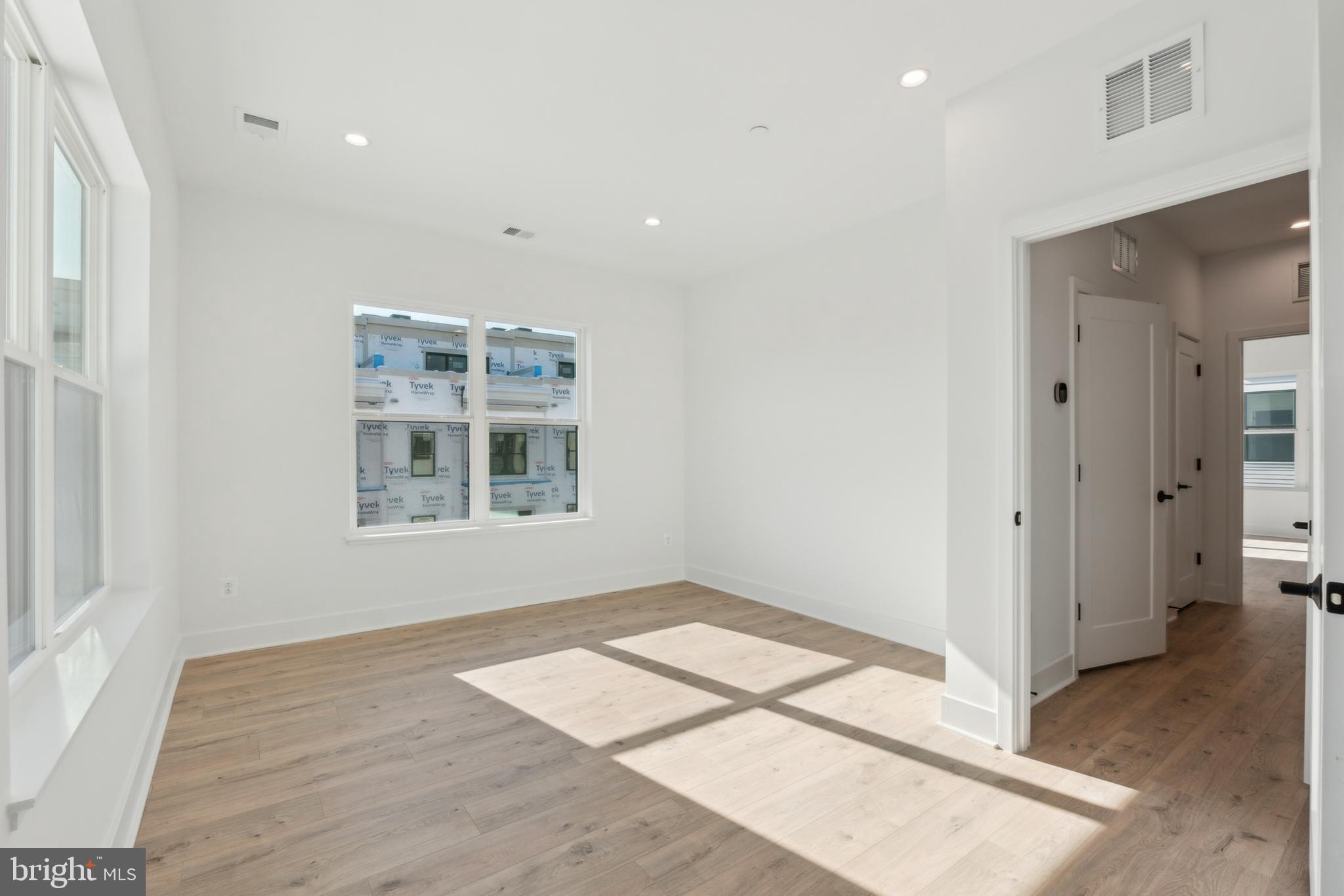 TYSONS RIDGE - Residential Lease