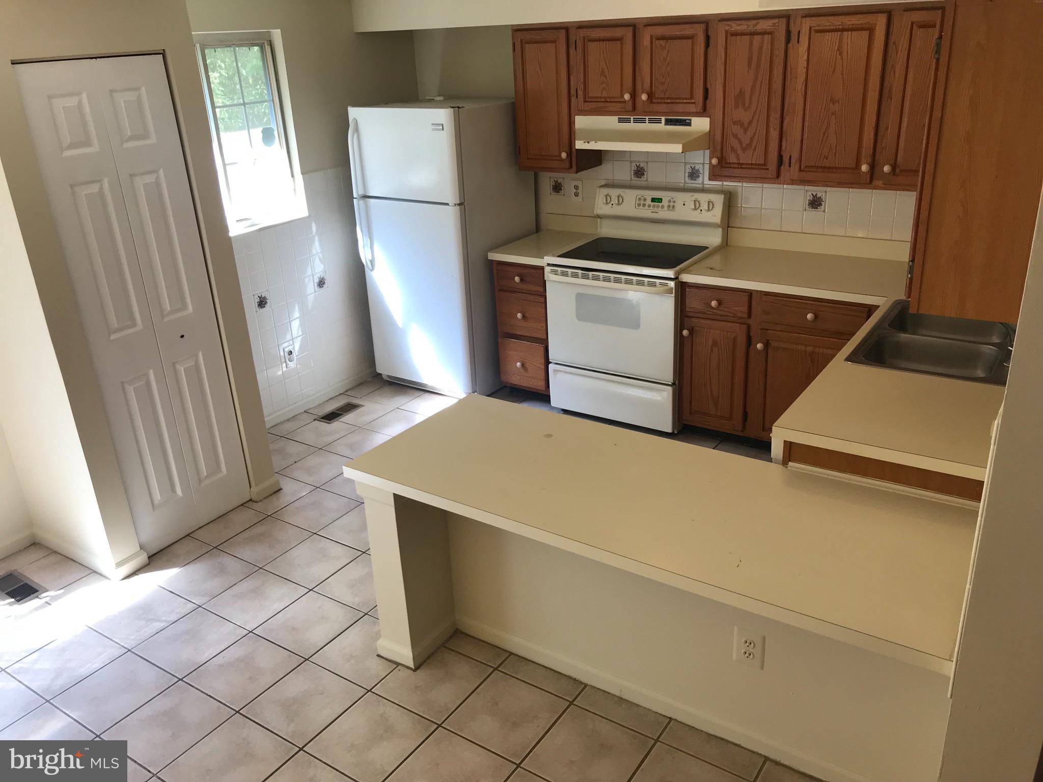 PORT O DUMFRIES - Residential Lease