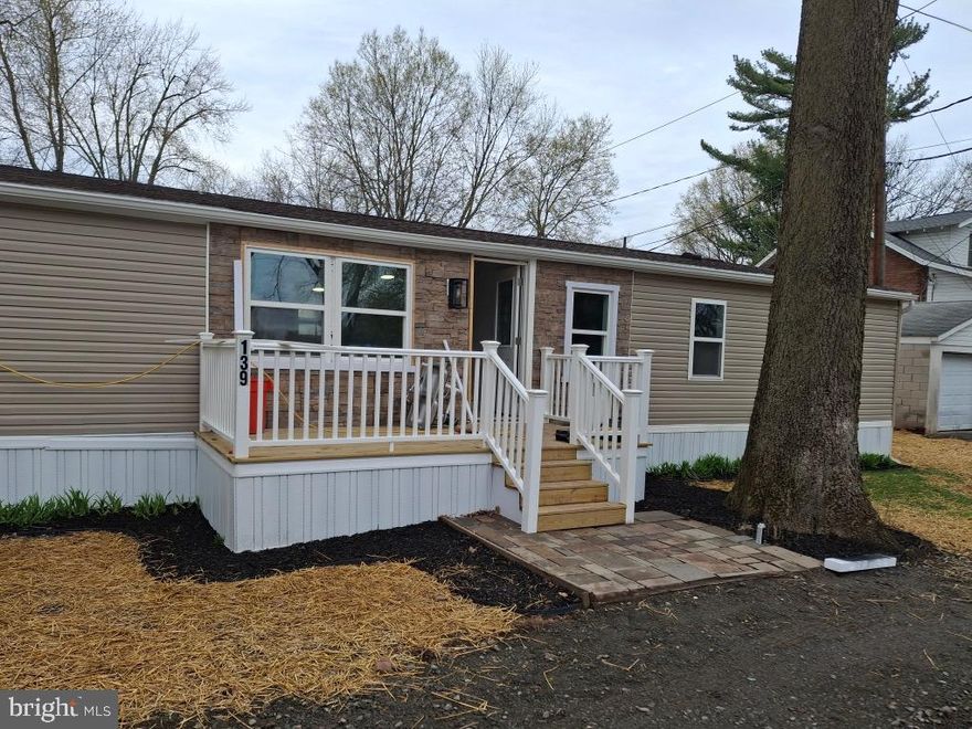 Recently Renovated 4 bedroom/ 2 bath double wide home in Middletown.  Large LR is open to kitchen makes entertaining!.  Nice porch to enjoy those summer days!