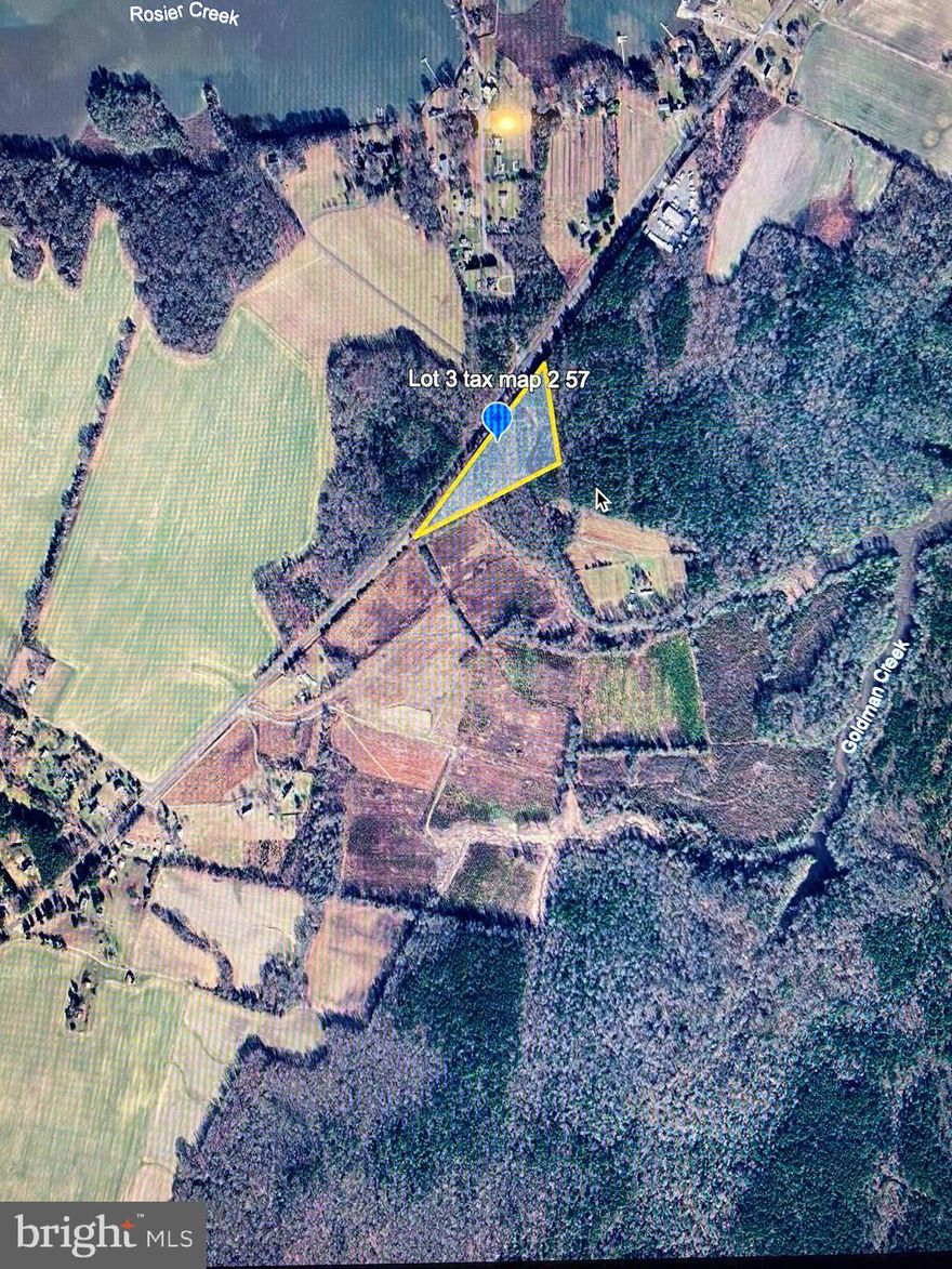 4.75 Acres for sale offers a good amount of road frontage, land is convenient to the beach and downtown Colonial Beach. Great price reflects limited information on building site.  Feasibility study at buyer's discretion.  Would be conducive to someone looking for an affordable home site.  Also great location for building and income producing property such as a rental or airbnb. 8 minutes from Colonial Beach approx.
Colonial Beach has a lot to offer, golf cart community with lots of history including the historic home of Alexander Graham Bell
