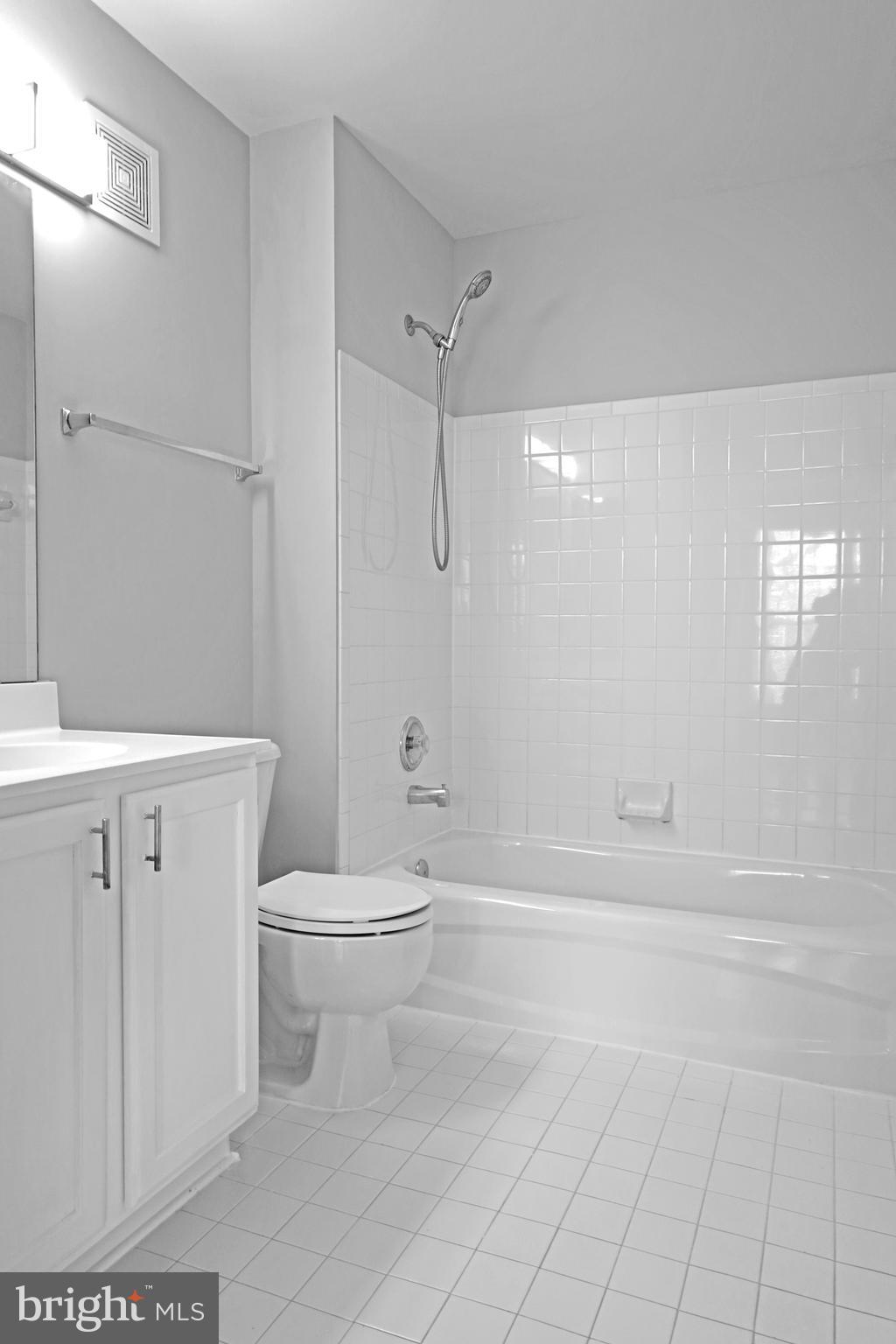 METRO PLACE AT DUNN LORING - Residential Lease