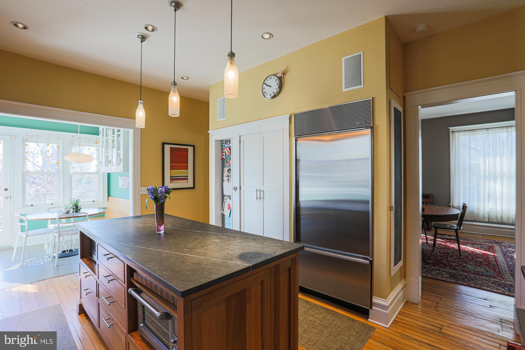 ROLAND PARK - Residential