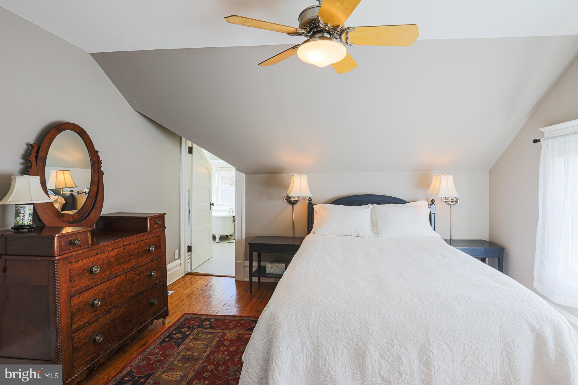 ROLAND PARK - Residential