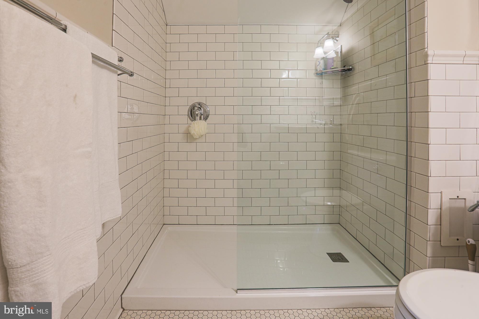 ROLAND PARK - Residential