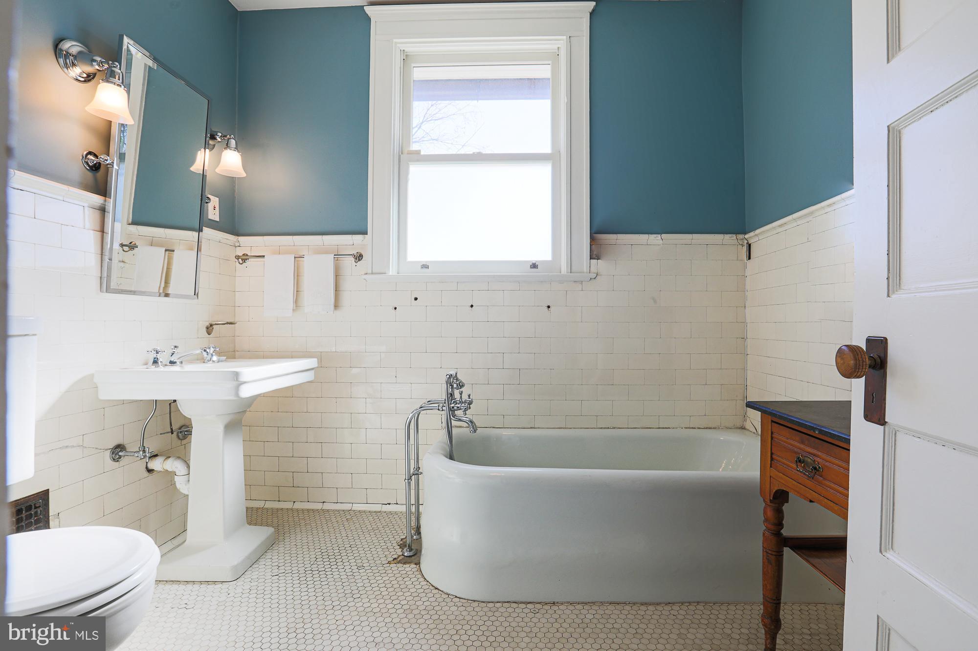 ROLAND PARK - Residential