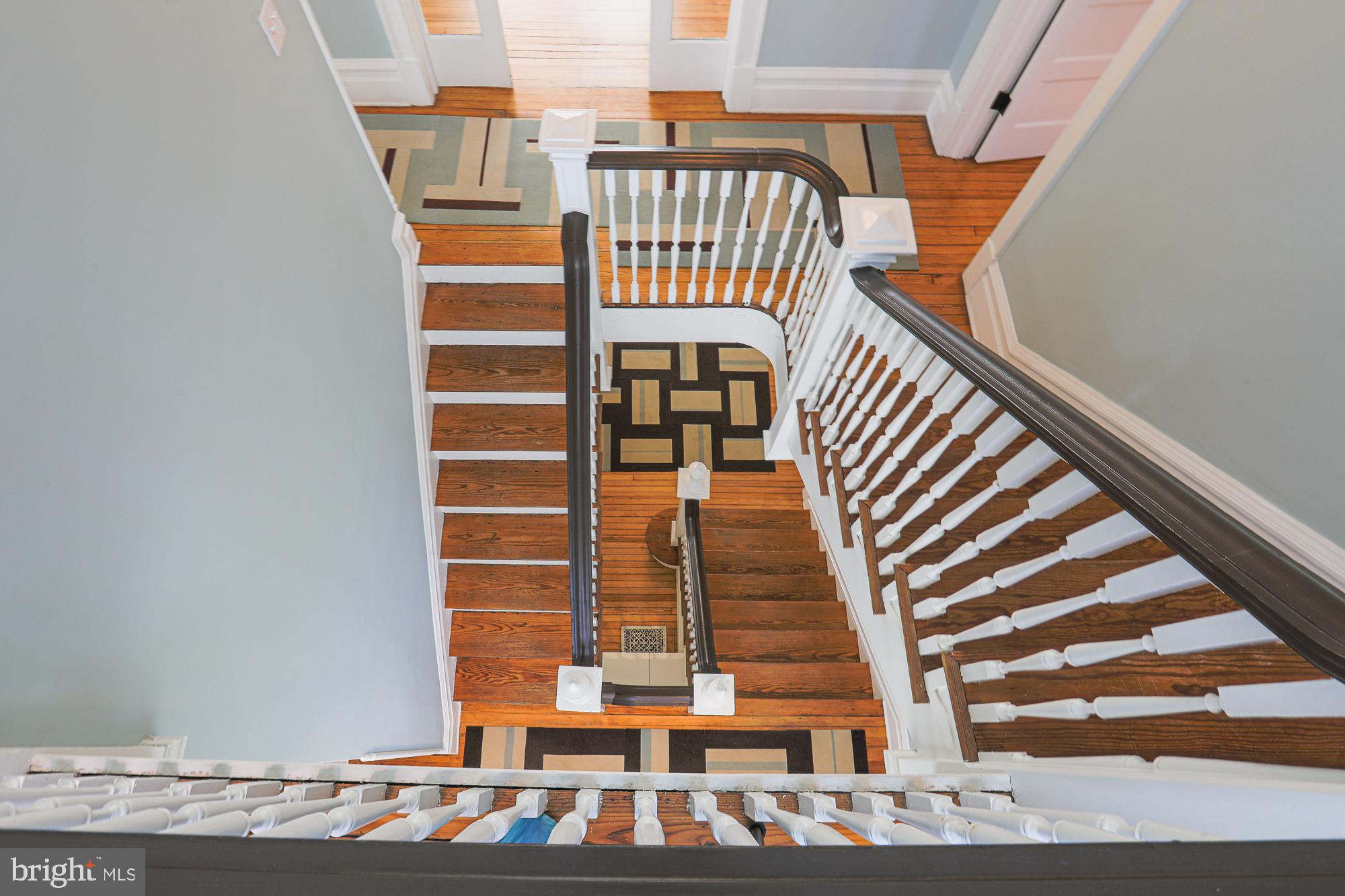 ROLAND PARK - Residential