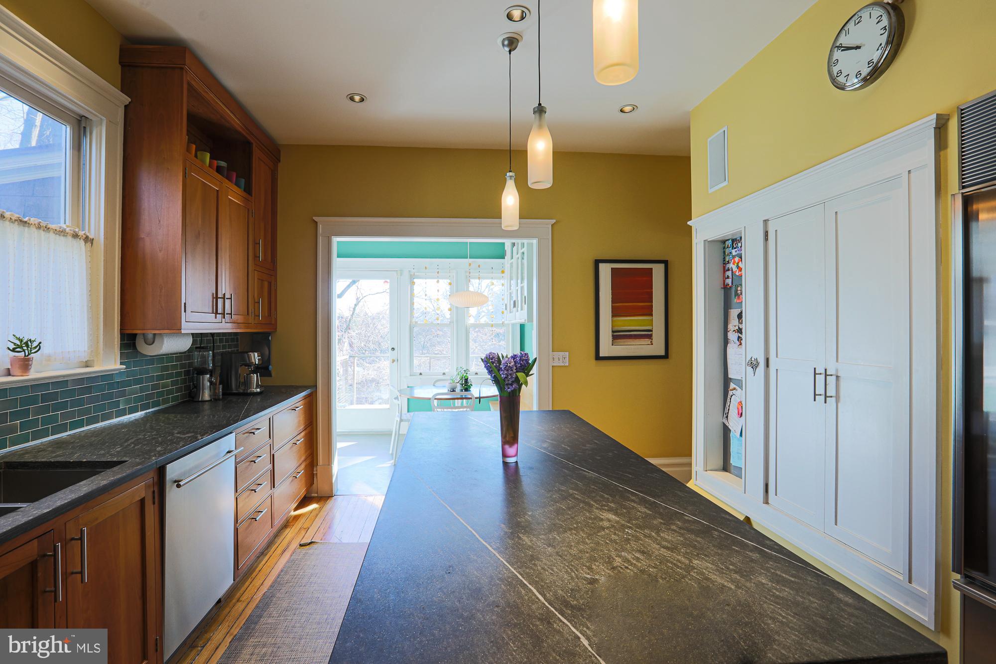 ROLAND PARK - Residential