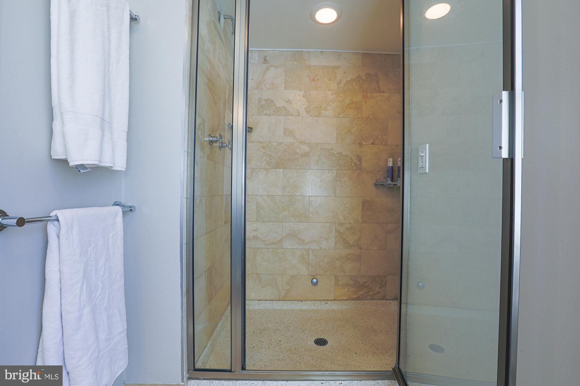 ROLAND PARK - Residential