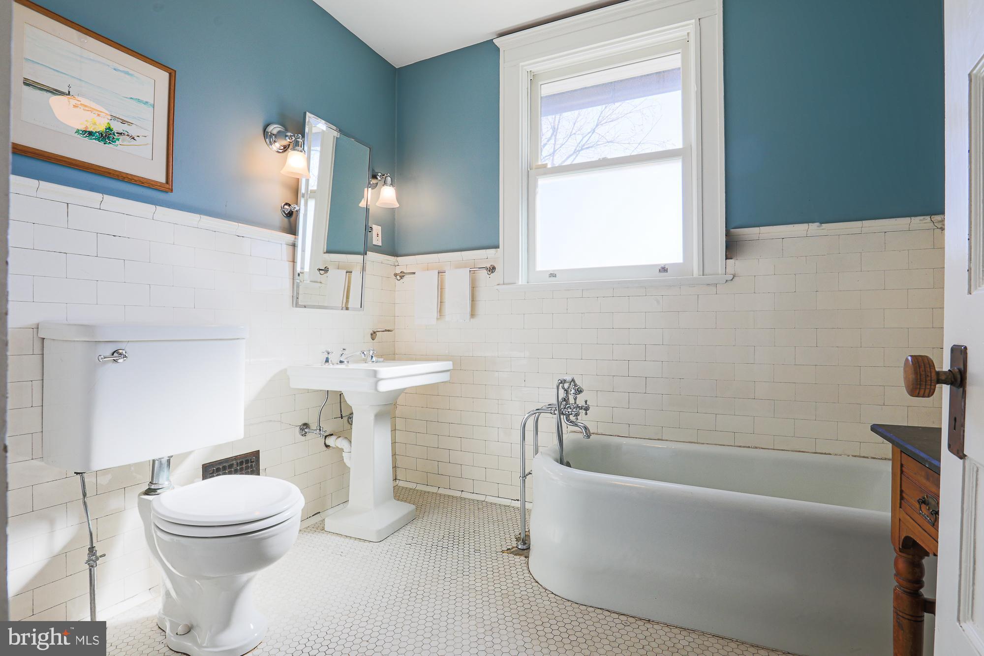 ROLAND PARK - Residential