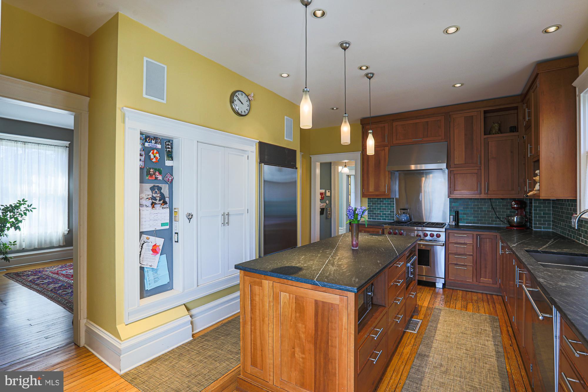 ROLAND PARK - Residential