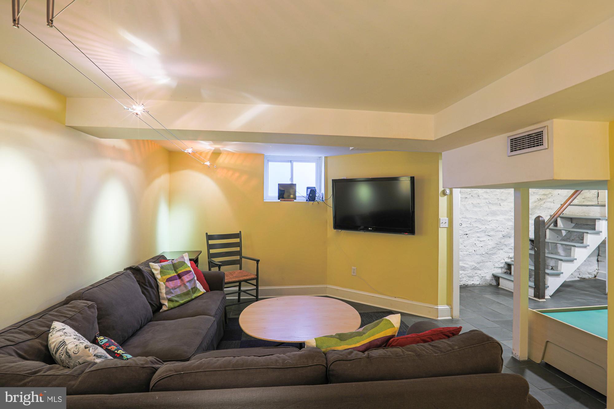 ROLAND PARK - Residential